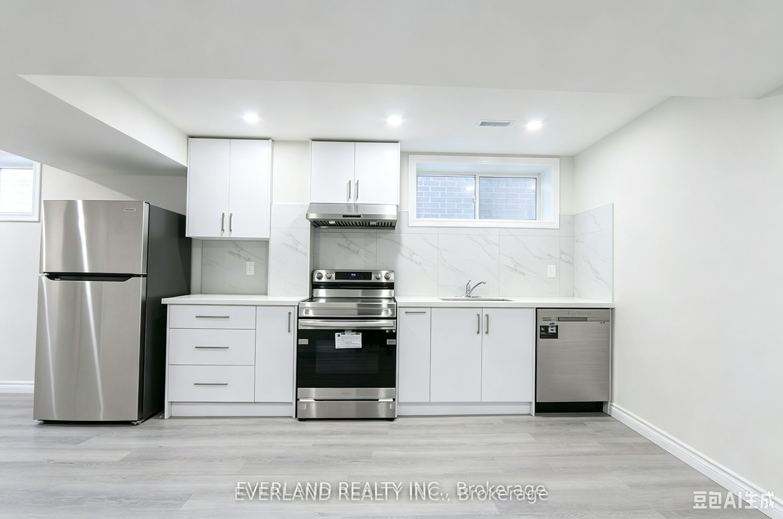 21 Kenneth Ross Bend, East Gwillimbury, ON L9N 0T7 photo 5