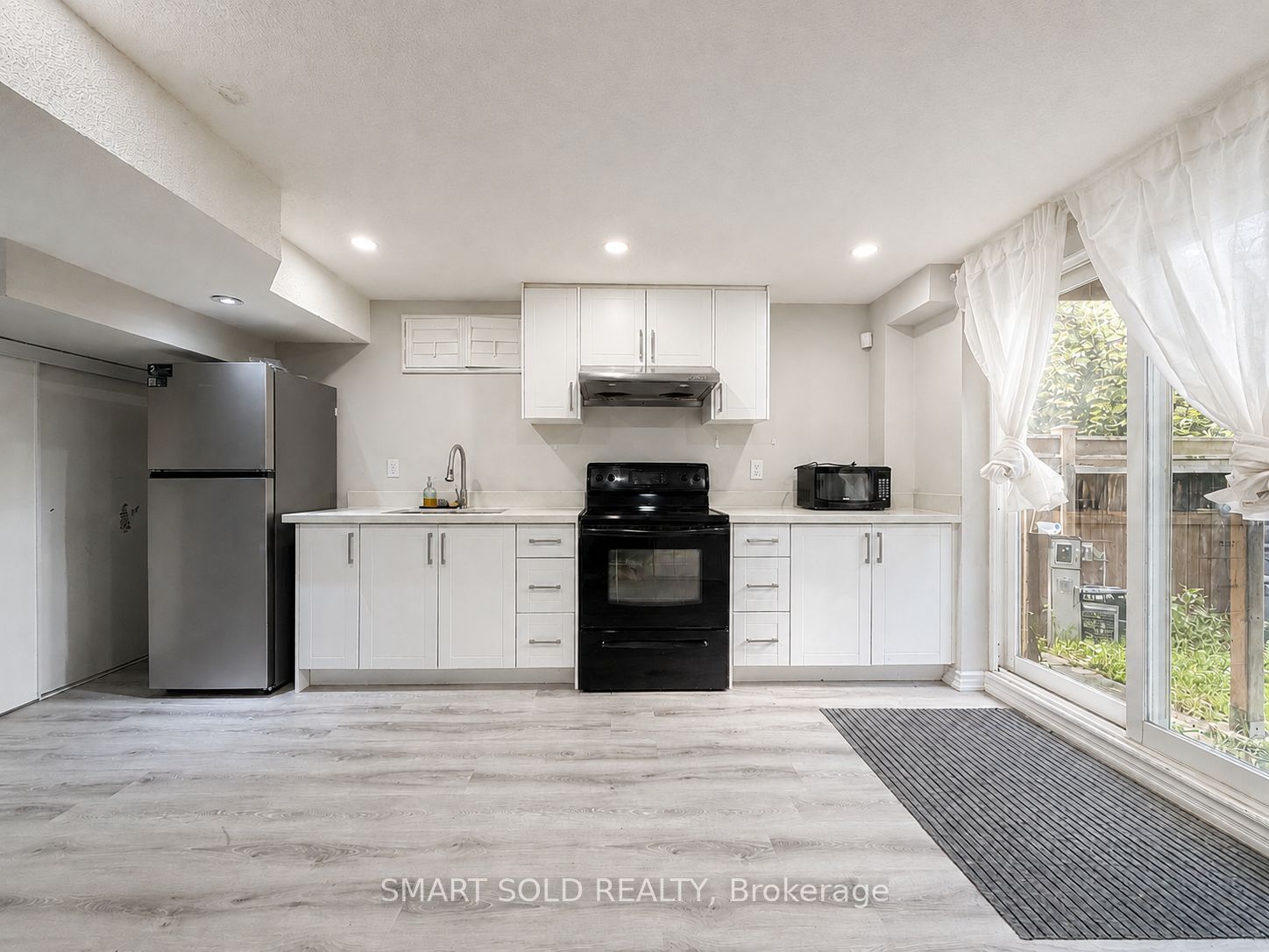 71 Dewpoint Road Lower, Vaughan, ON L4J 9E1 photo 4