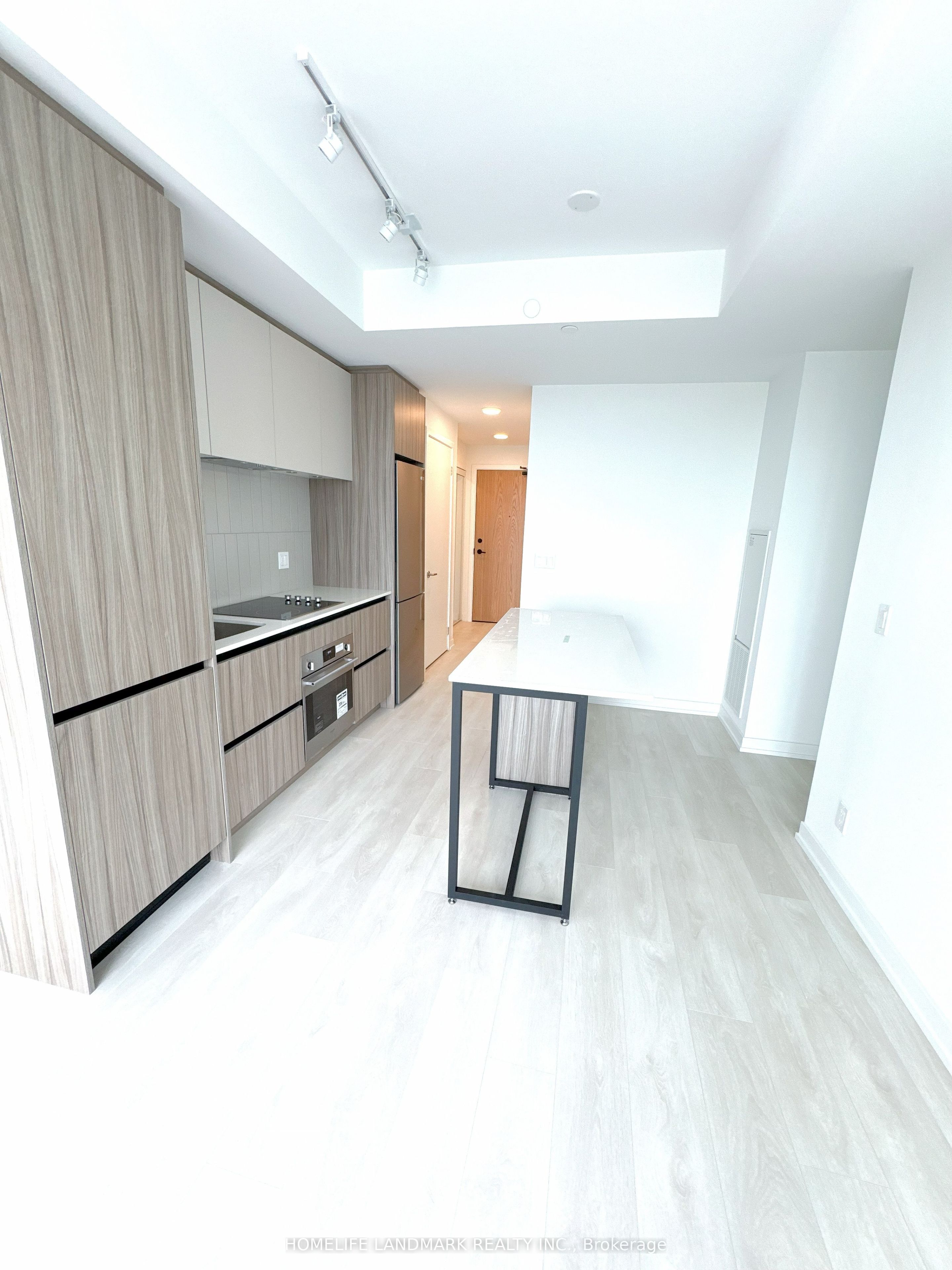 7950 Bathurst Street 2312, Vaughan, ON L4J 0B8 photo 3