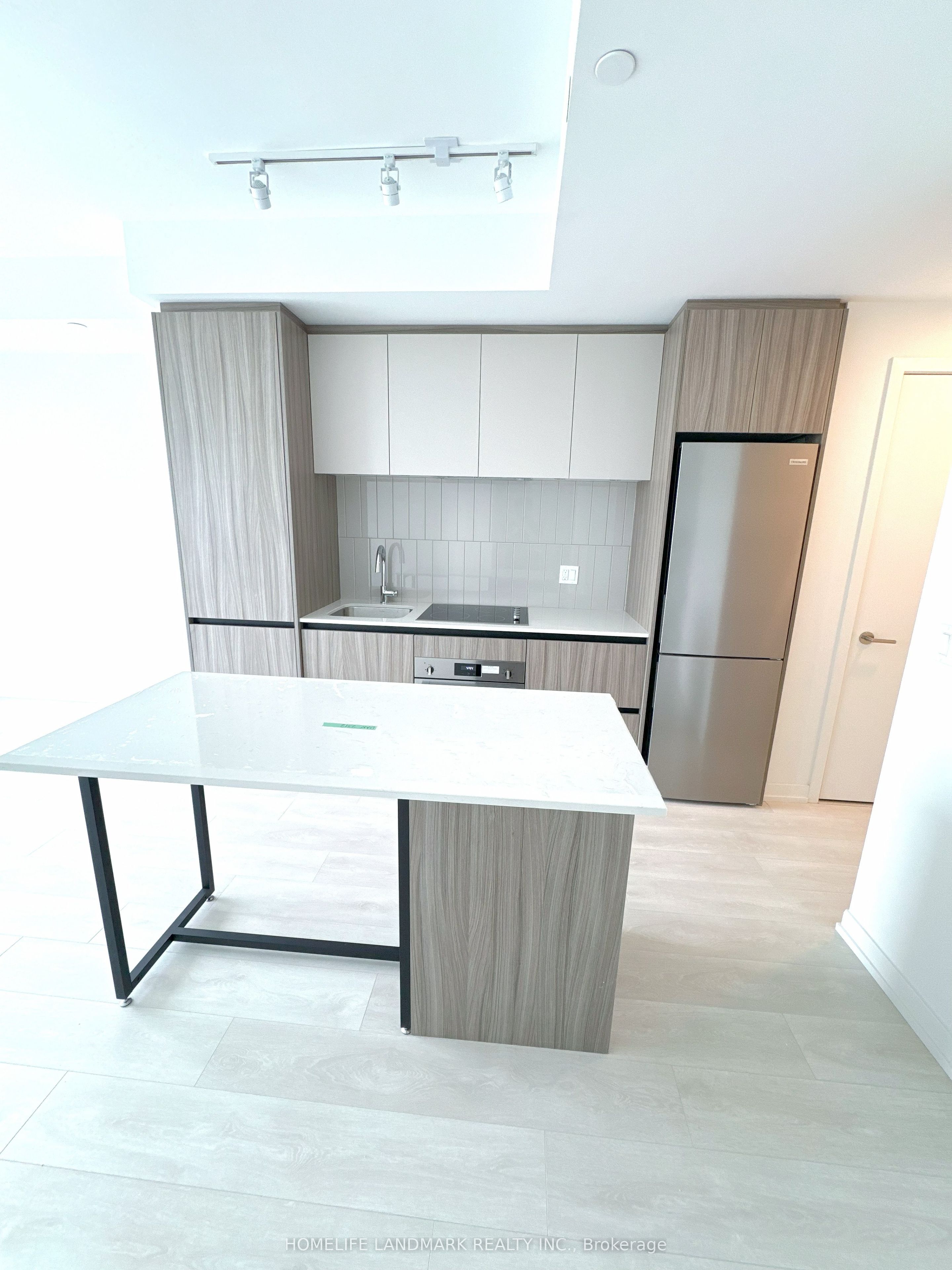 7950 Bathurst Street 2312, Vaughan, ON L4J 0B8 photo 4