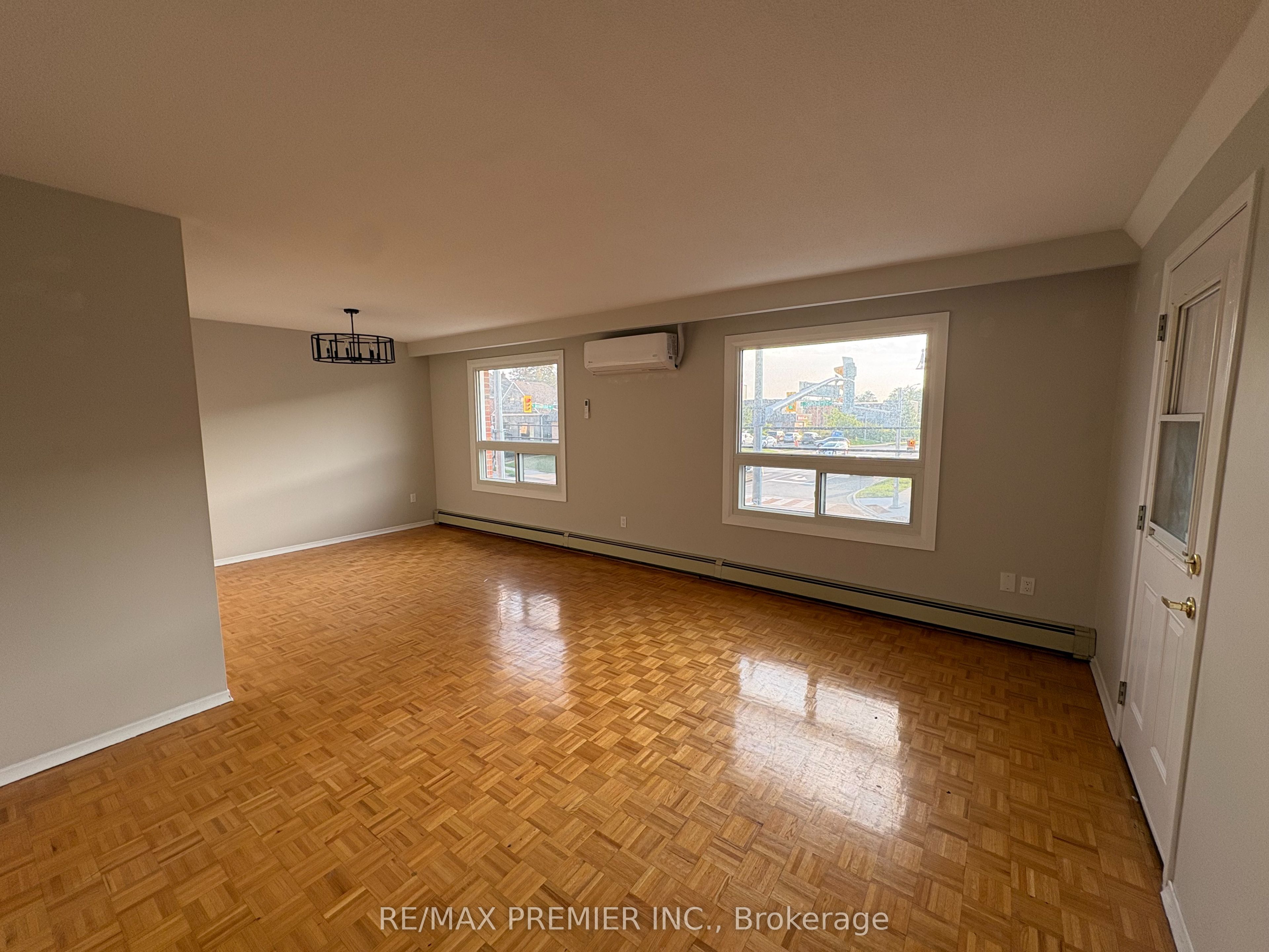 7955 Kipling Avenue 2, Vaughan, ON L4L 1Z8 photo 2