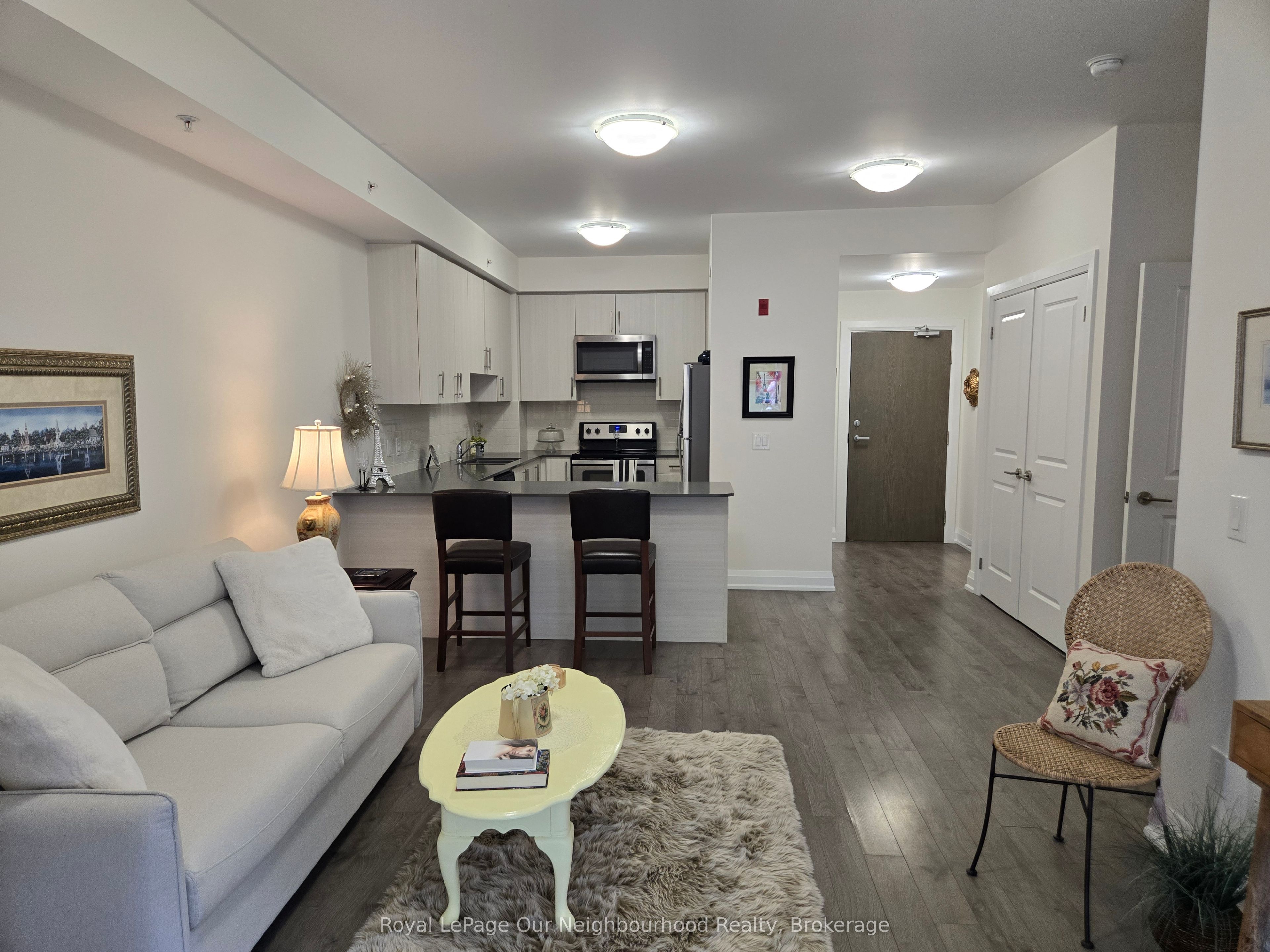 481 Rupert Avenue 2105, Whitchurch-Stouffville, ON L4A 1Y7 photo 2