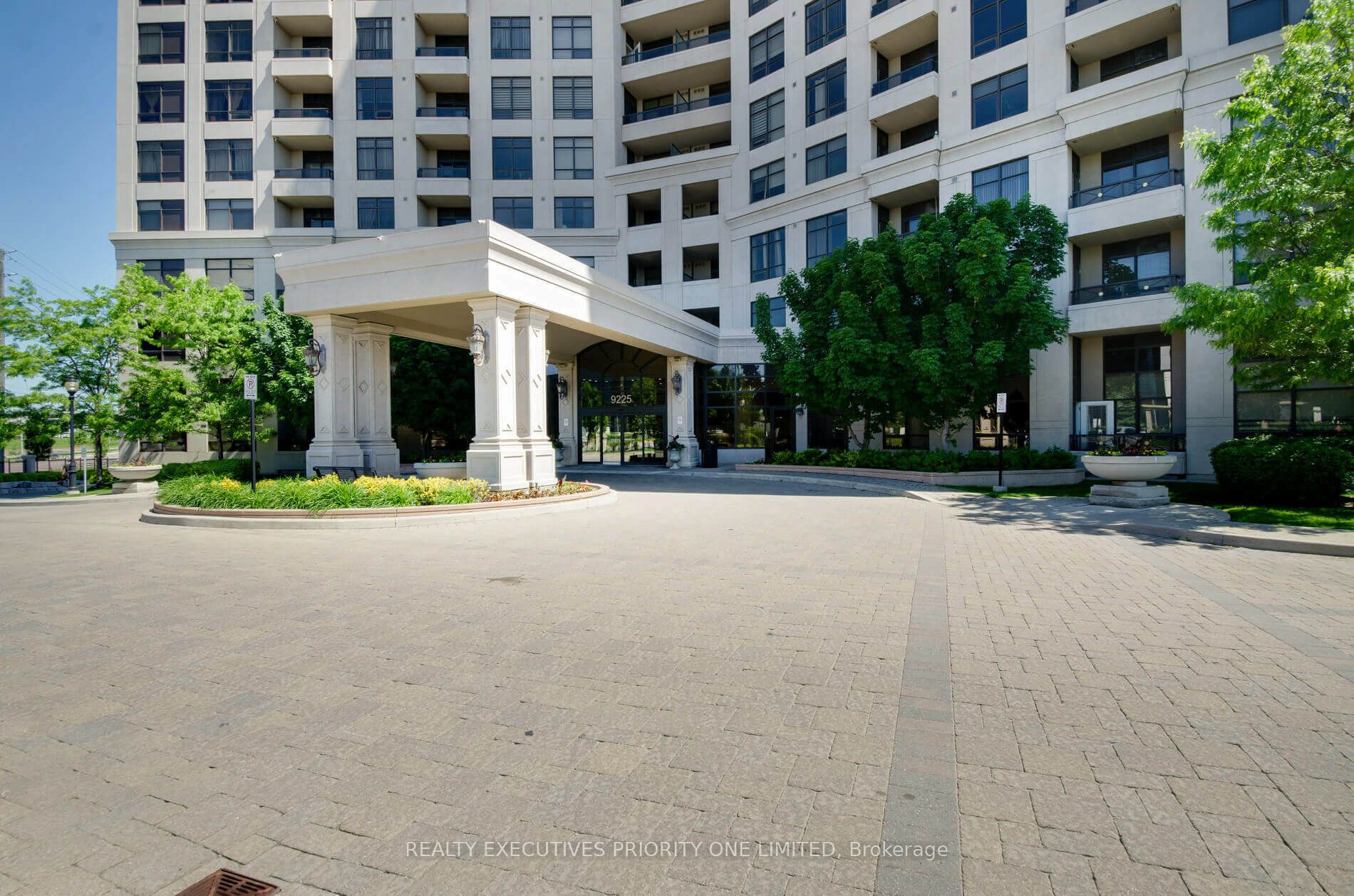 9225 Jane Street 605, Vaughan, ON L6A 0J7 photo 2