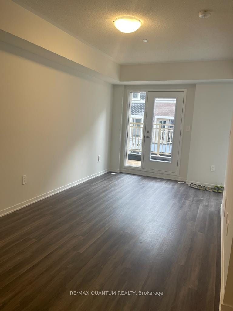 21 Honeycrisp Crescent 32, Vaughan, ON L4K 0N6 photo 2
