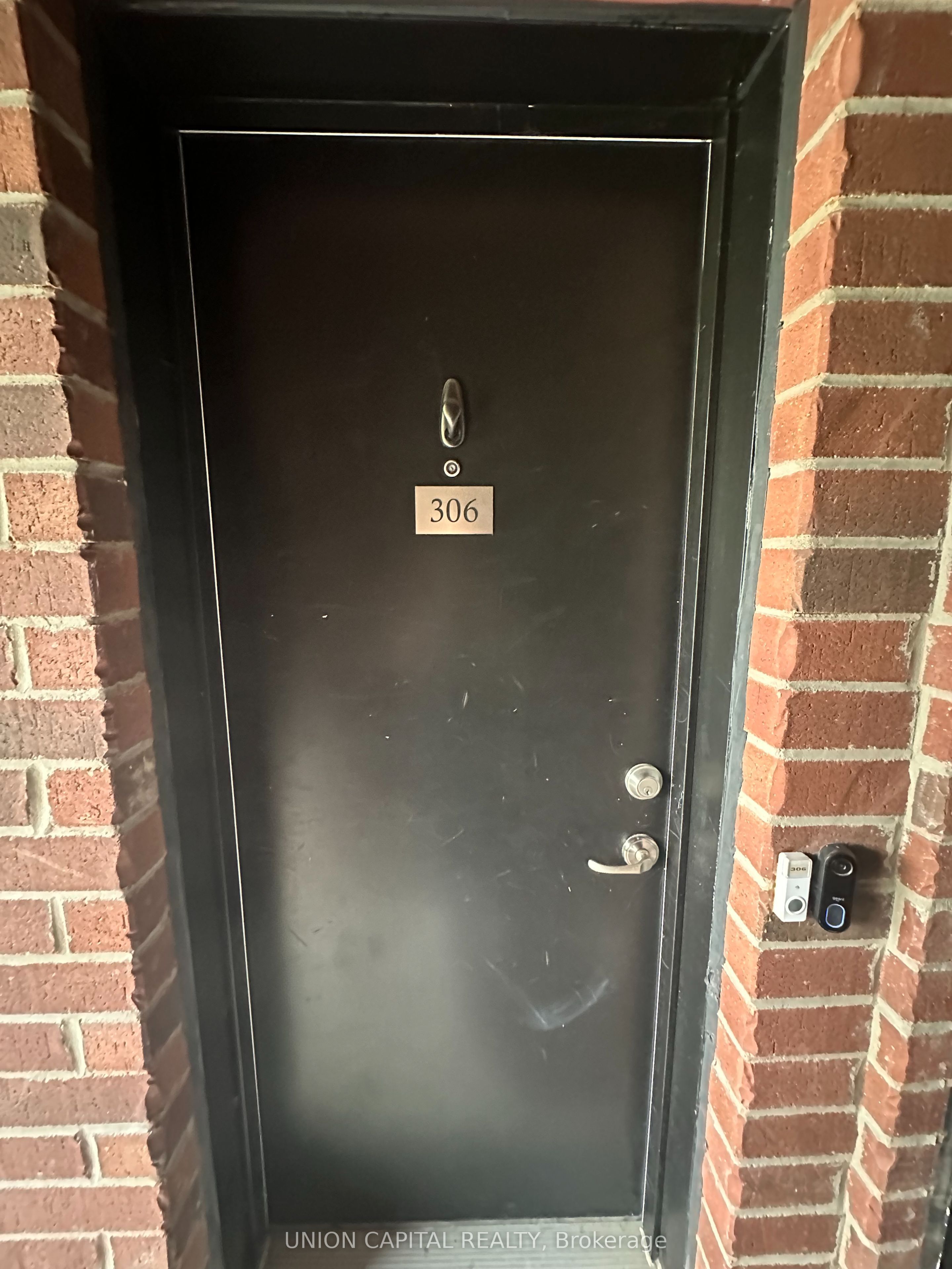 2 Linsmore Place 306, Whitchurch-Stouffville, ON L4A 4T4 photo 3
