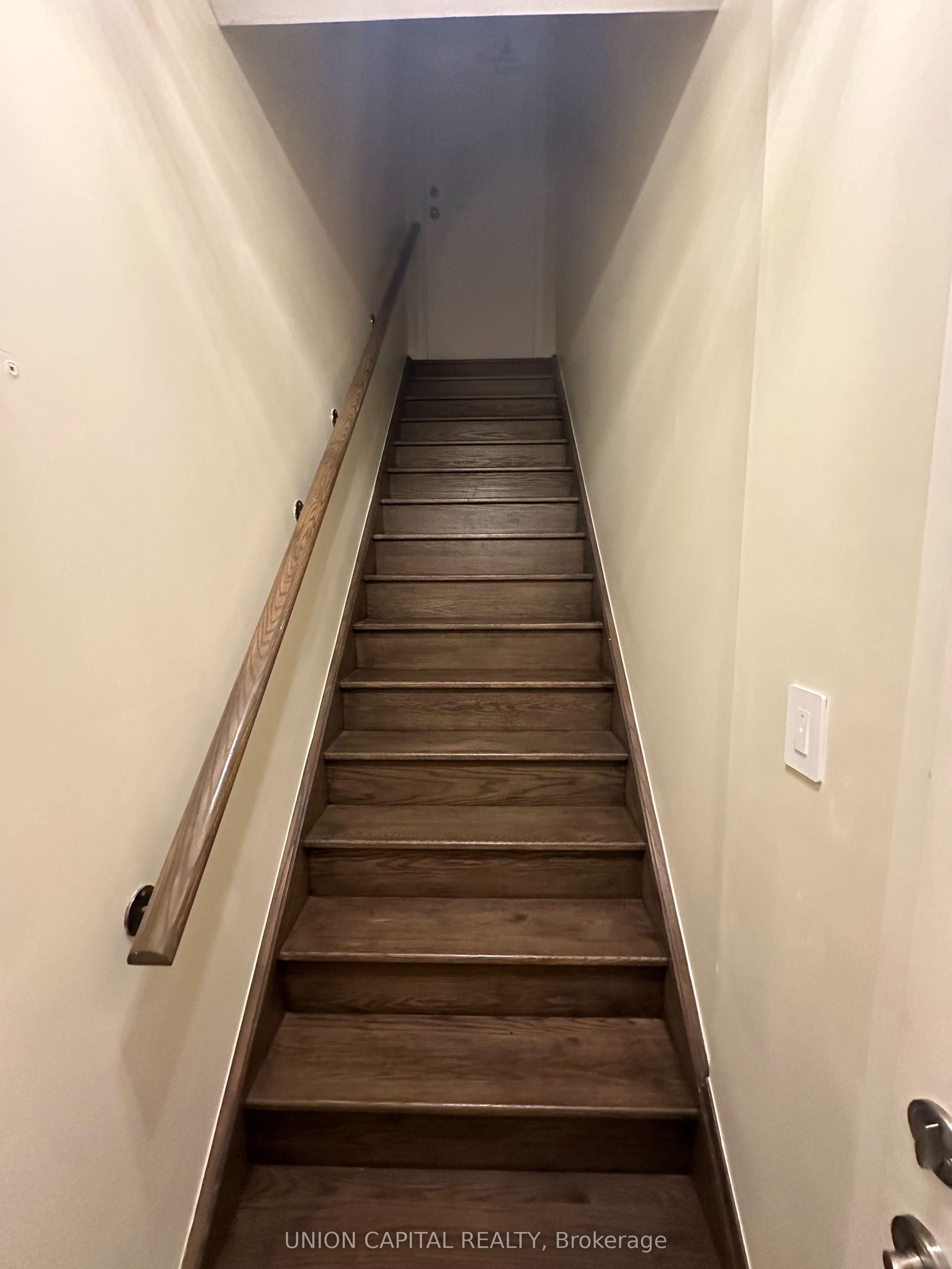 2 Linsmore Place 306, Whitchurch-Stouffville, ON L4A 4T4 photo 4