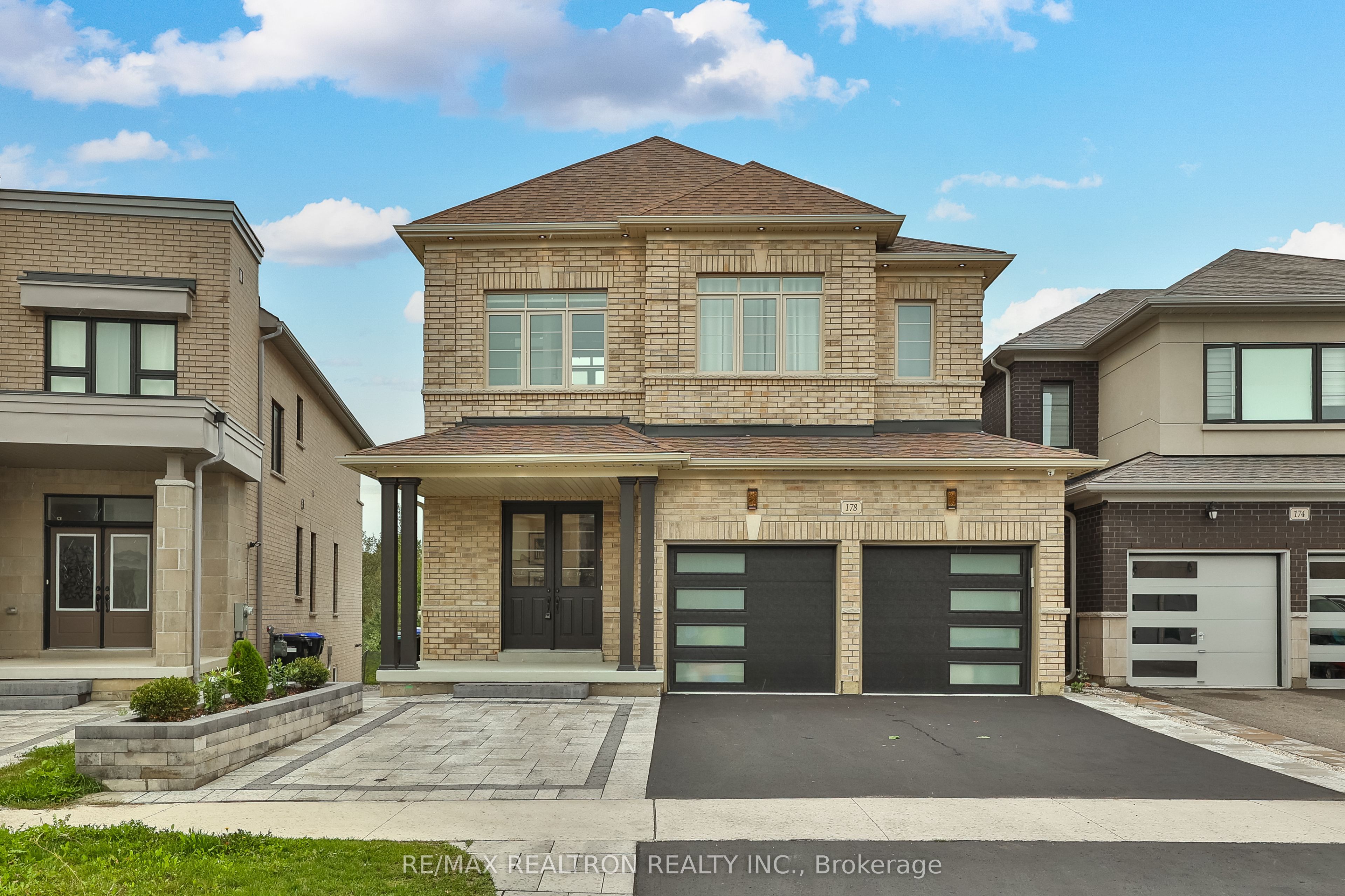 178 Ferragine Crescent, Bradford West Gwillimbury, ON L3Z 4K1 photo 2