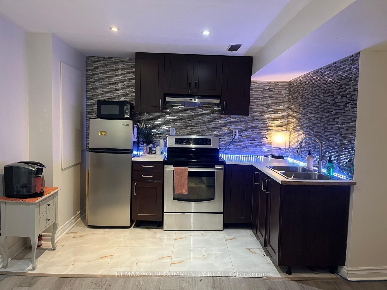 375 Woodfern Way S, Newmarket, ON L3X 2X7 photo 4