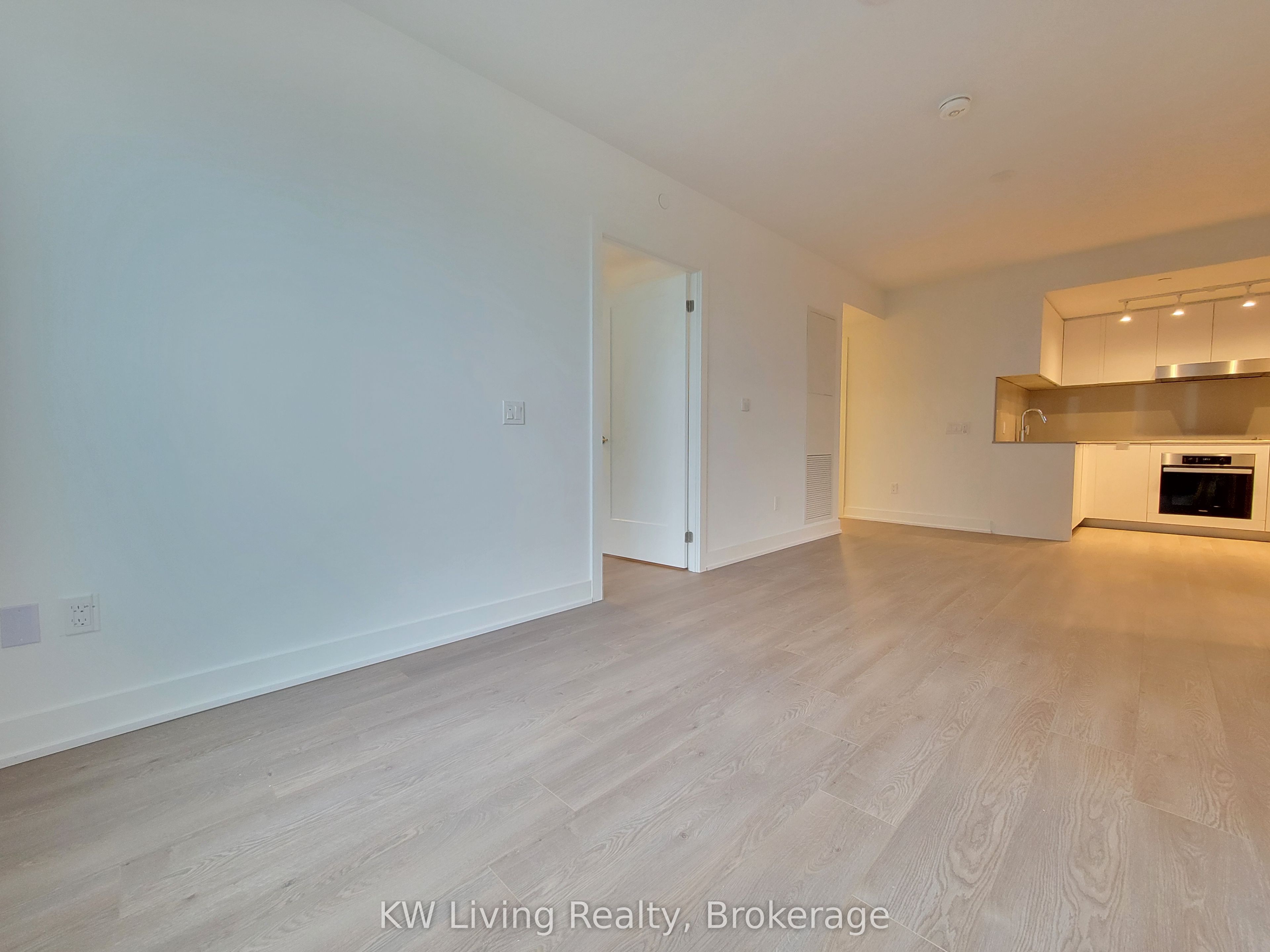 8 Cedarland Drive 1802, Markham, ON L6G 0H4 photo 2