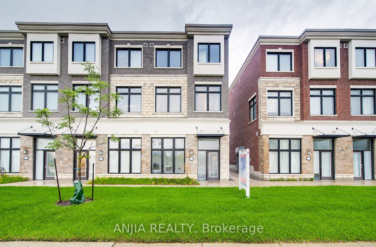 5448 Main Street, Whitchurch-Stouffville, ON L4A 4W8