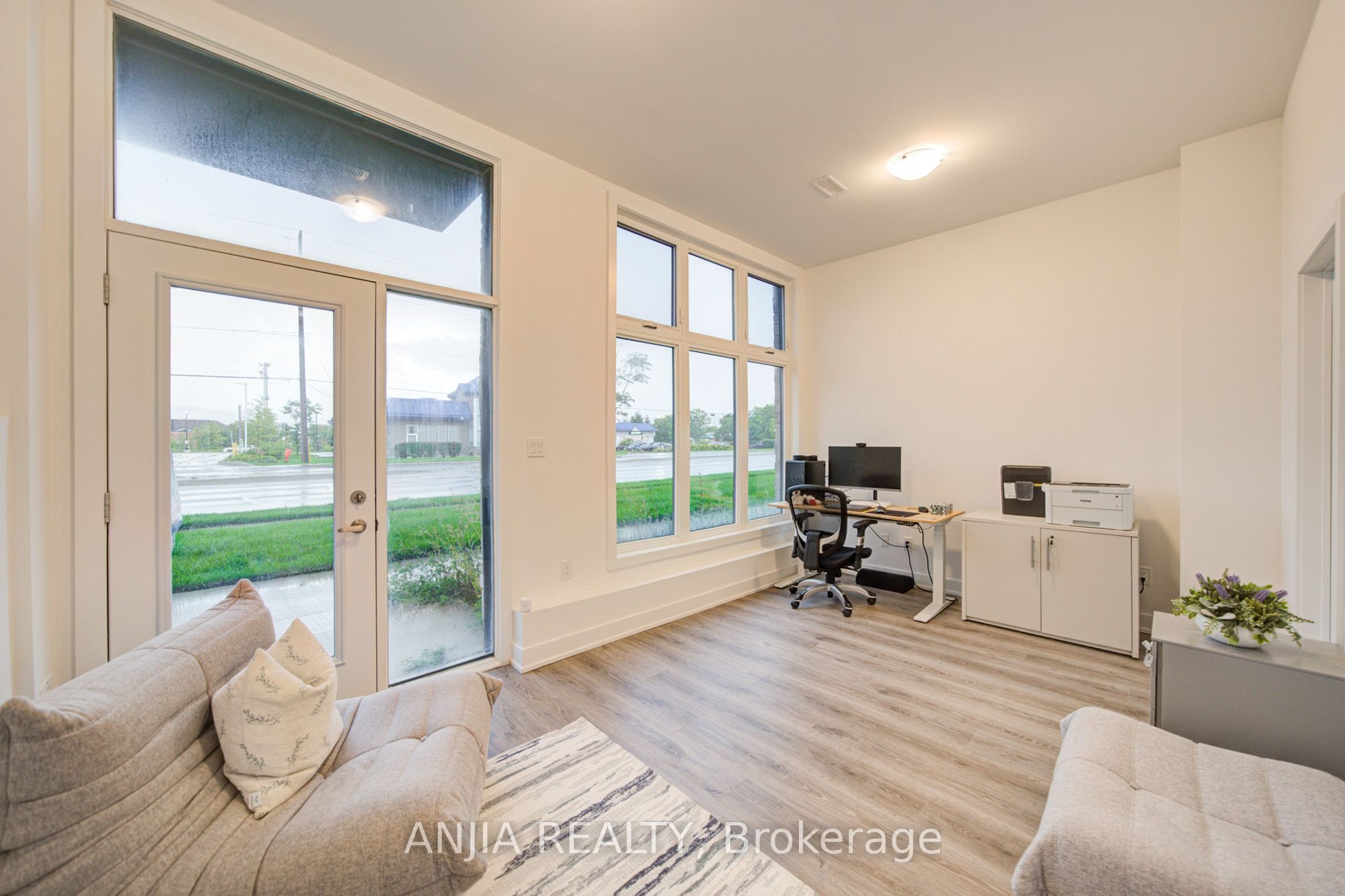 5448 Main Street, Whitchurch-Stouffville, ON L4A 4W8 photo 3