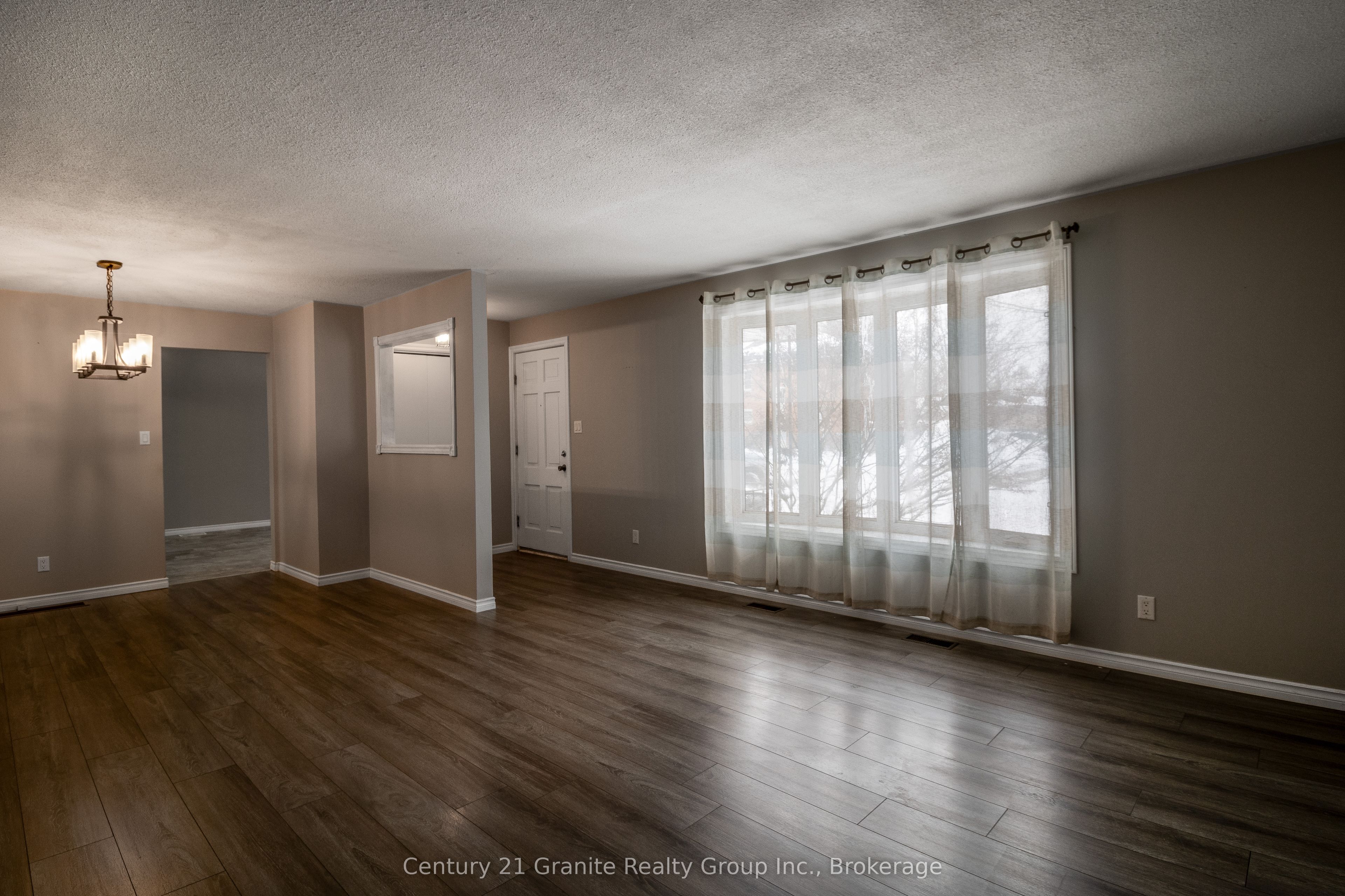 55 Wellington Street E, New Tecumseth, ON L9R 1G8 photo 4