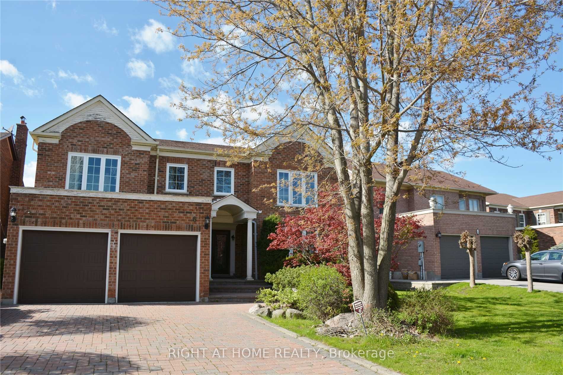 6 Cowles Court, Richmond Hill, ON L4C 9A7