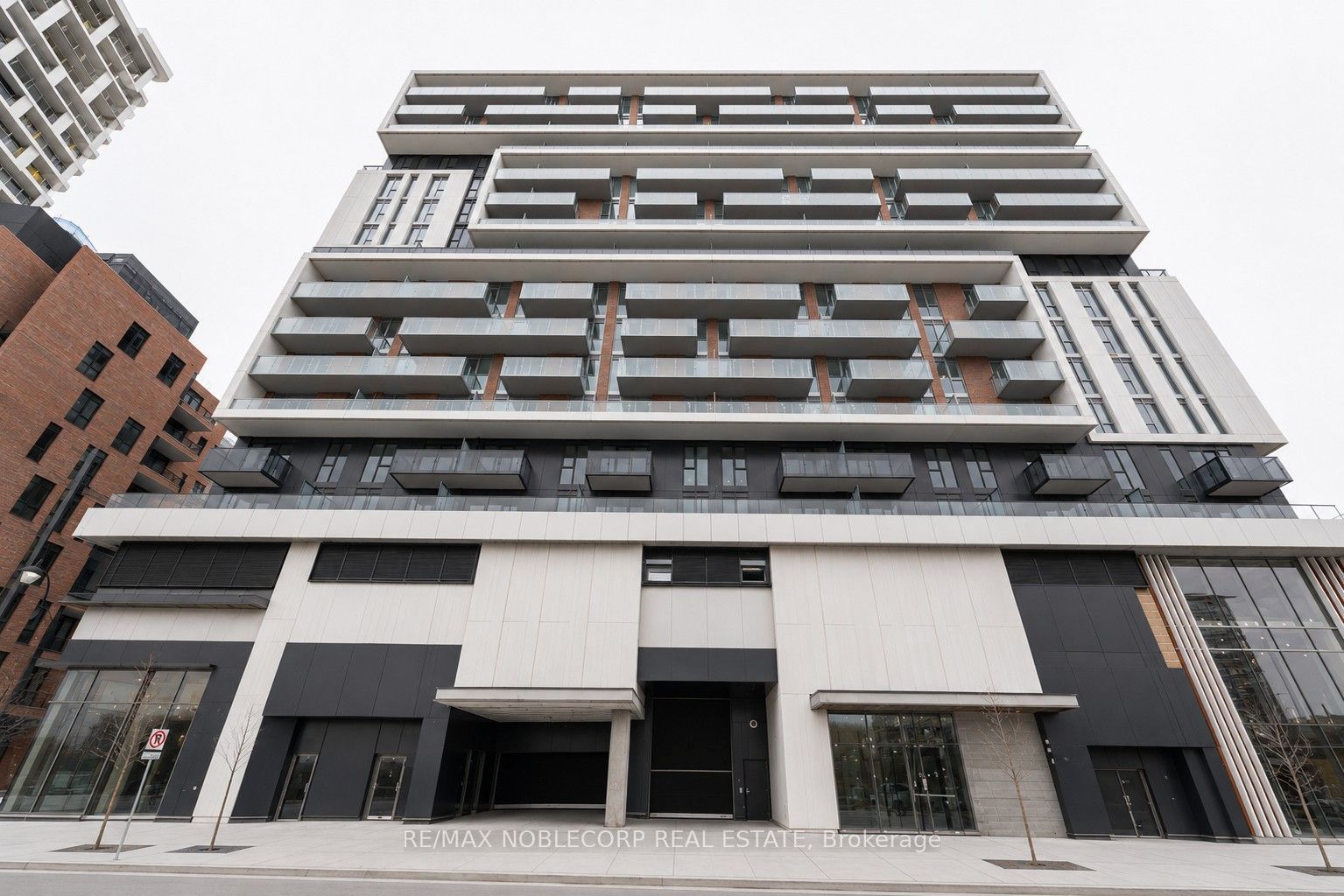 292 Verdale Crossing 812, Markham, ON L6G 0H6