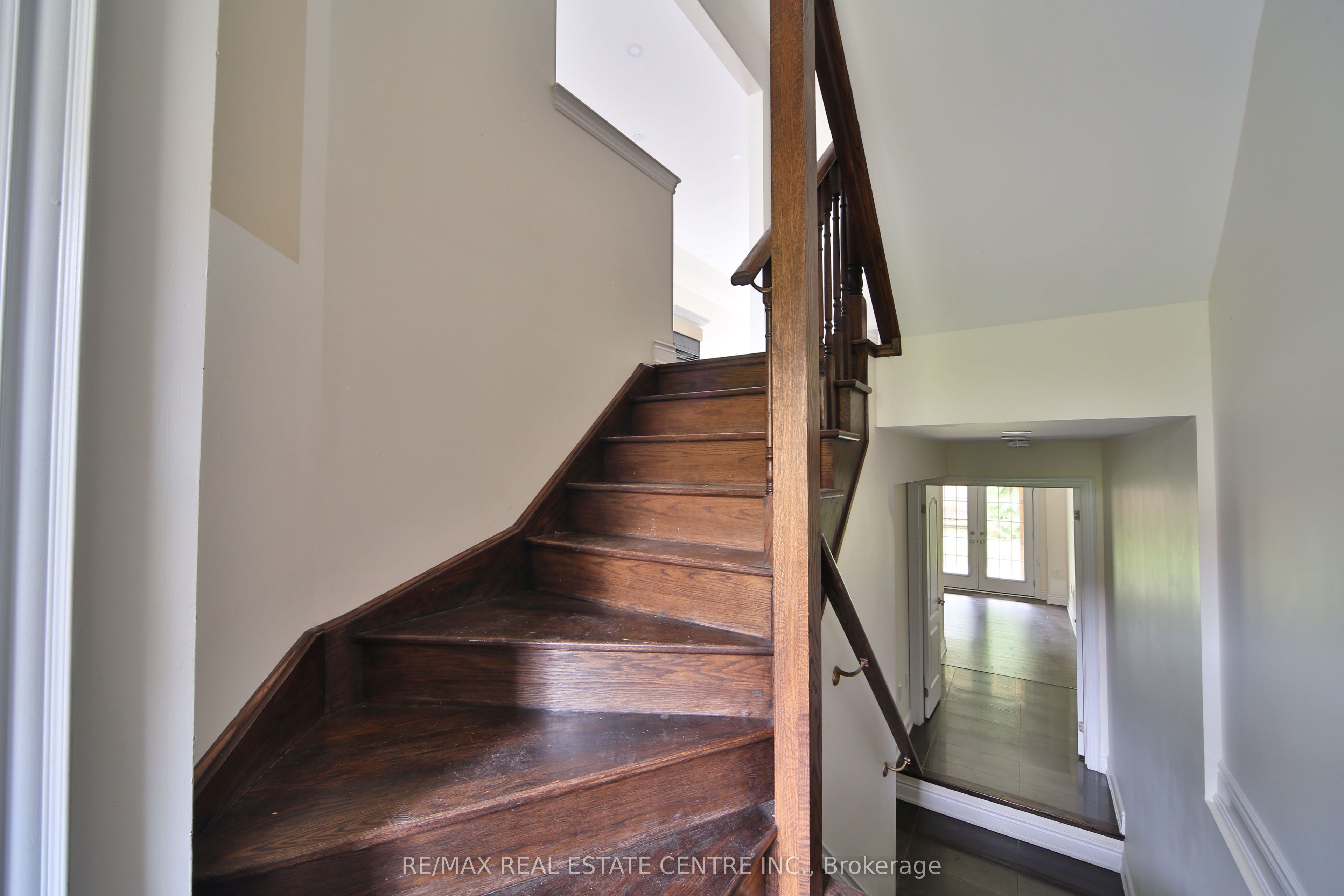 211 Appleton Court, Newmarket, ON L3Y 0B8 photo 5