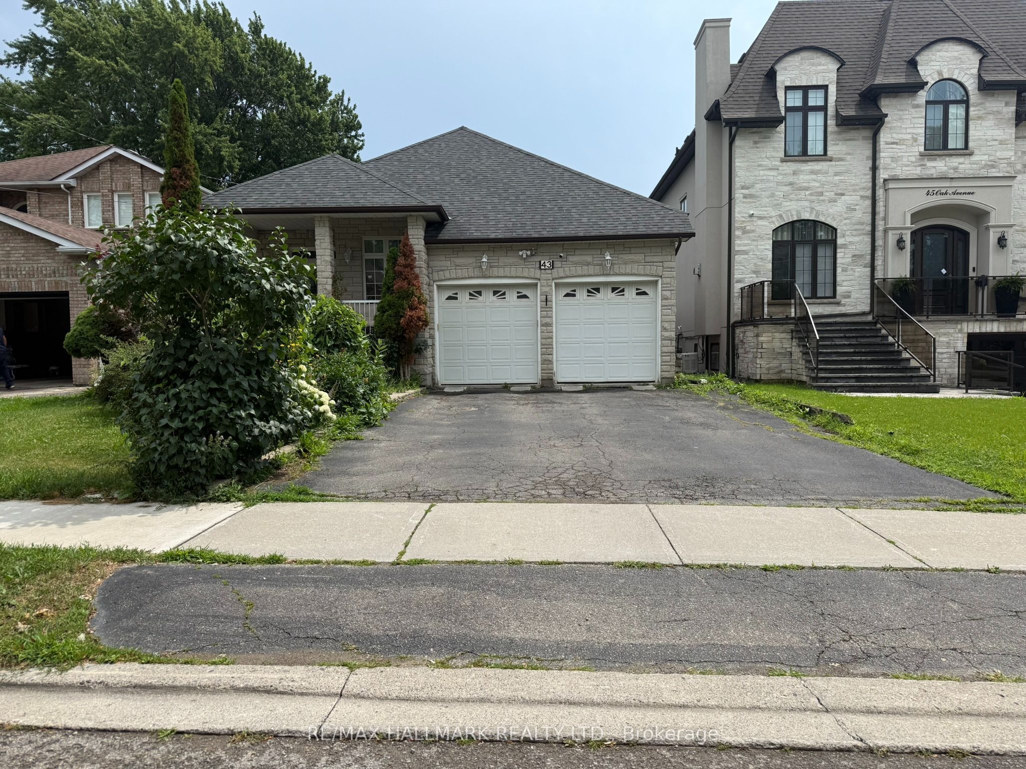 43 Oak Avenue, Richmond Hill, ON L4C 6R5 photo 2