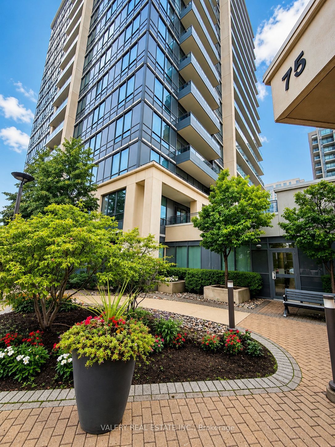 75 North Park Drive 408, Vaughan, ON L4J 0H8