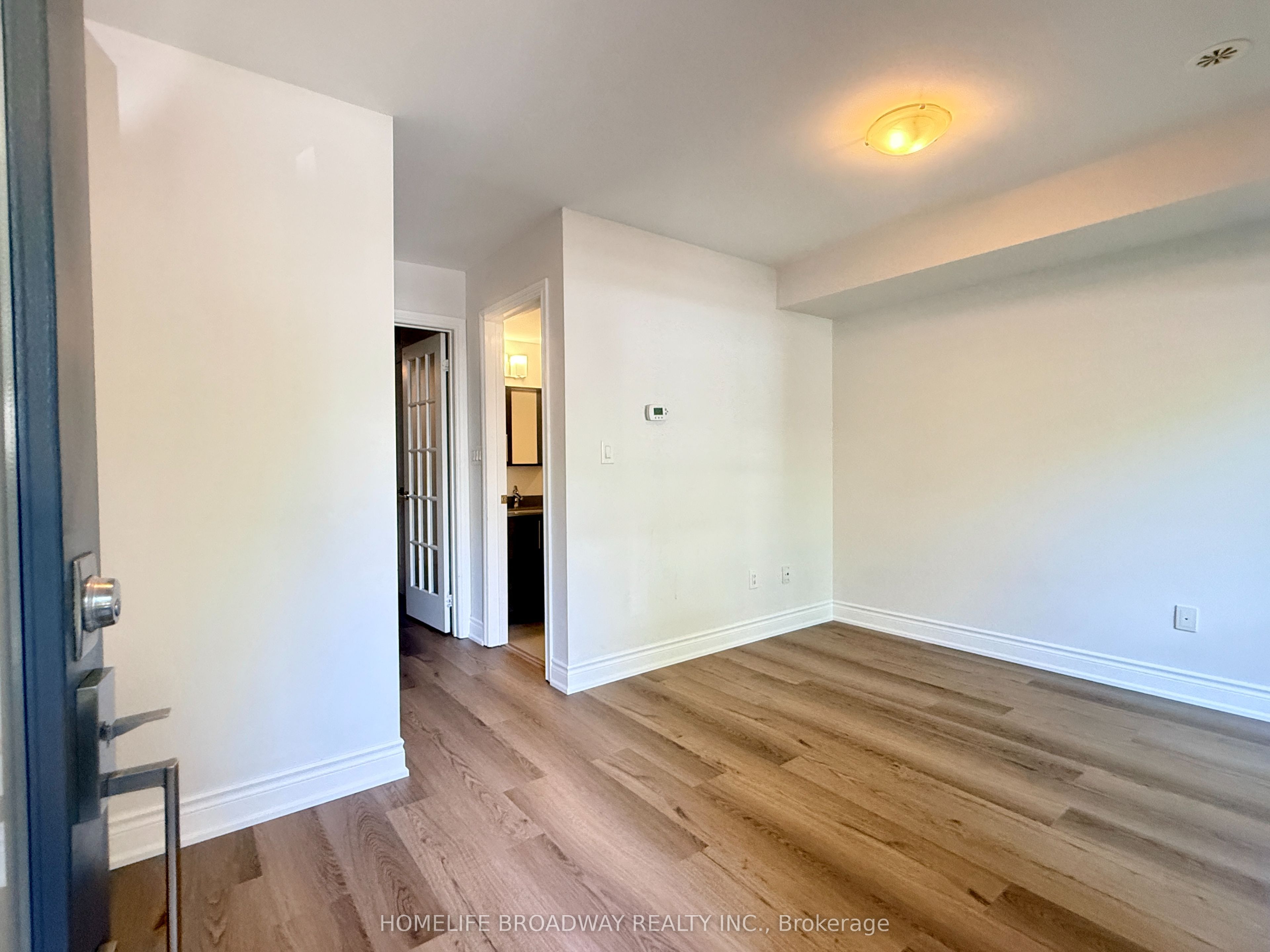 303 South Park Road, Markham, ON L3T 7W1 photo 2