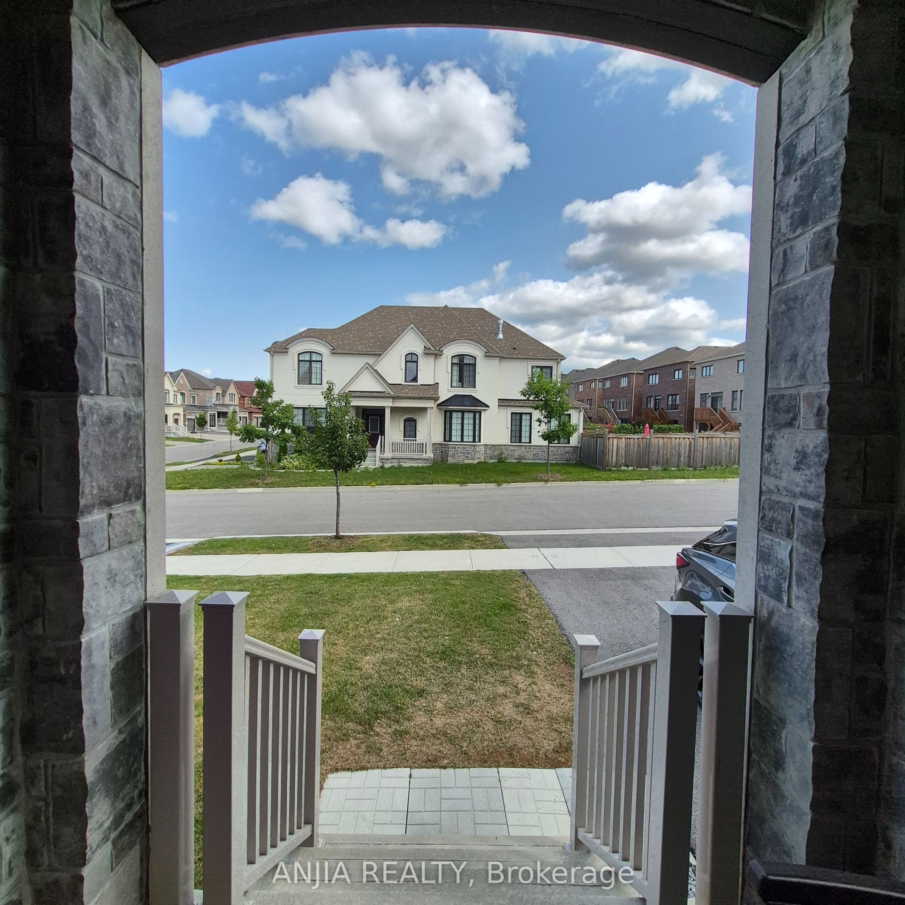 50 Meadow Vista Crescent, East Gwillimbury, ON L9N 0T4 photo 3