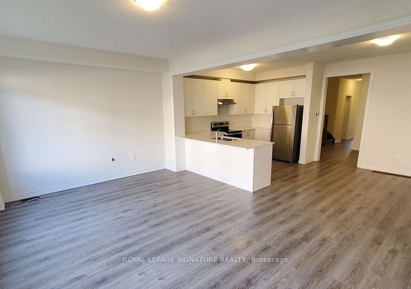 74 Ferragine Crescent, Bradford West Gwillimbury, ON L3Z 4K2 photo 5