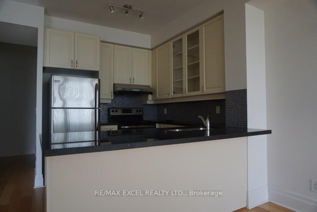 151 Upper Duke Crescent 312, Markham, ON L6G 0E1 photo 2