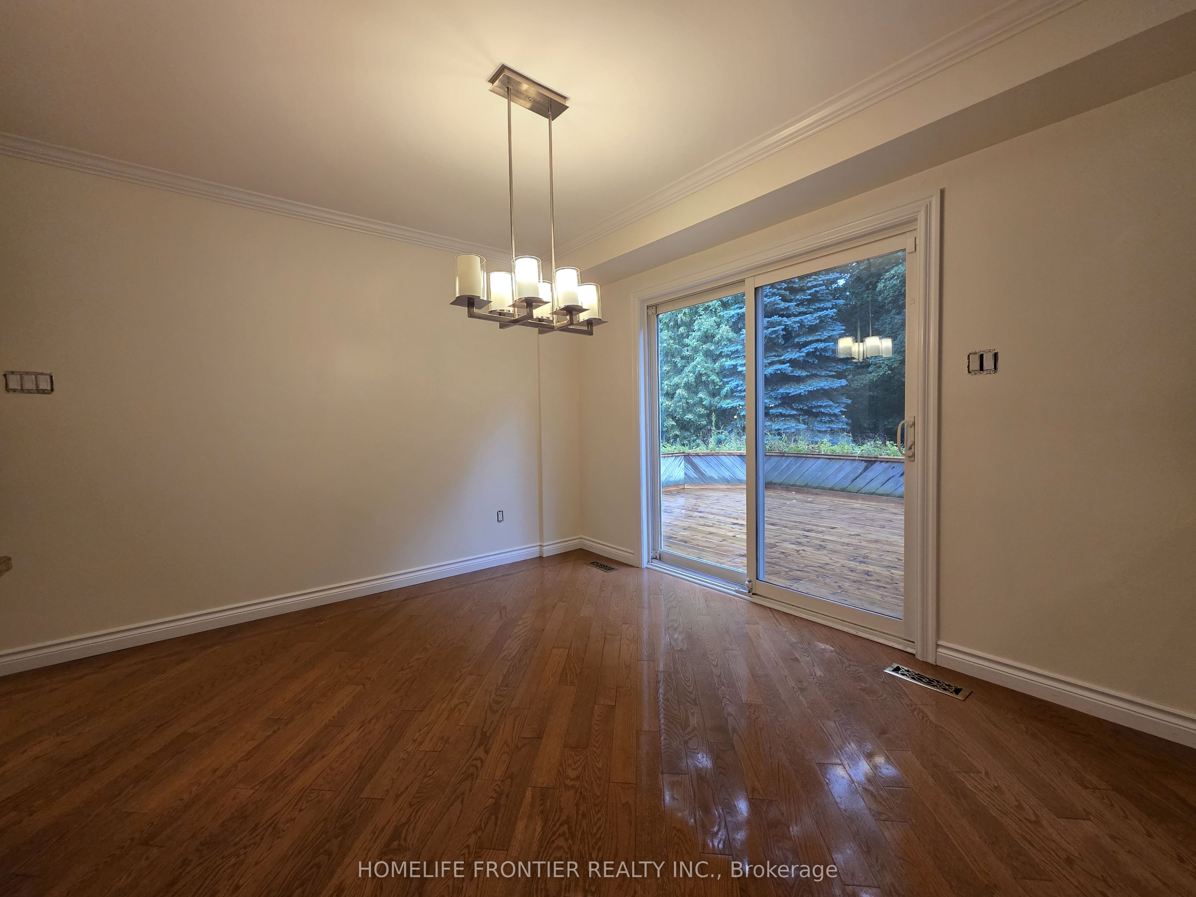 367 Herridge Circle, Newmarket, ON L3Y 7J1 photo 2