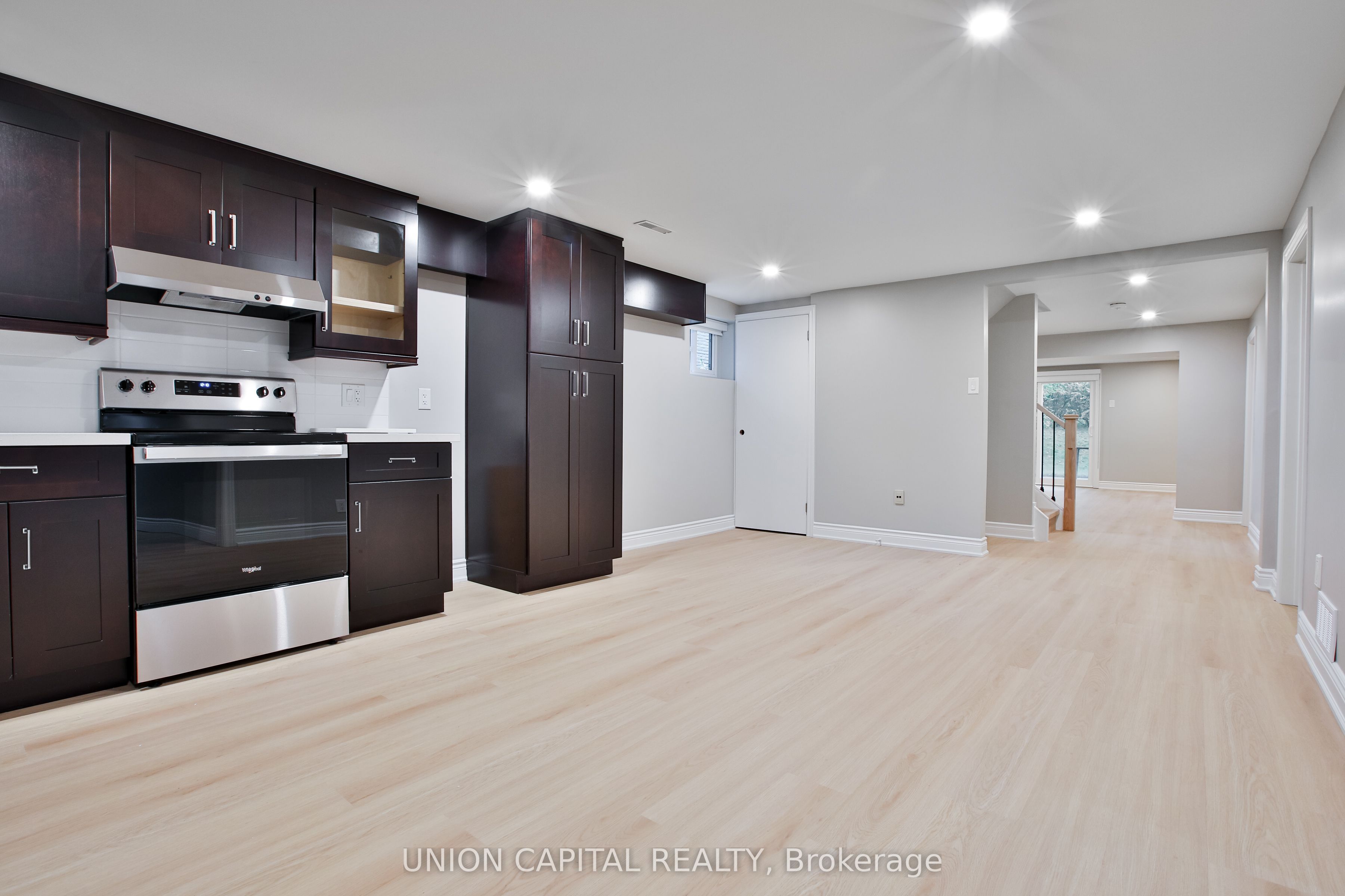 131 Romfield Circuit Lower, Markham, ON L3T 3H7 photo 4
