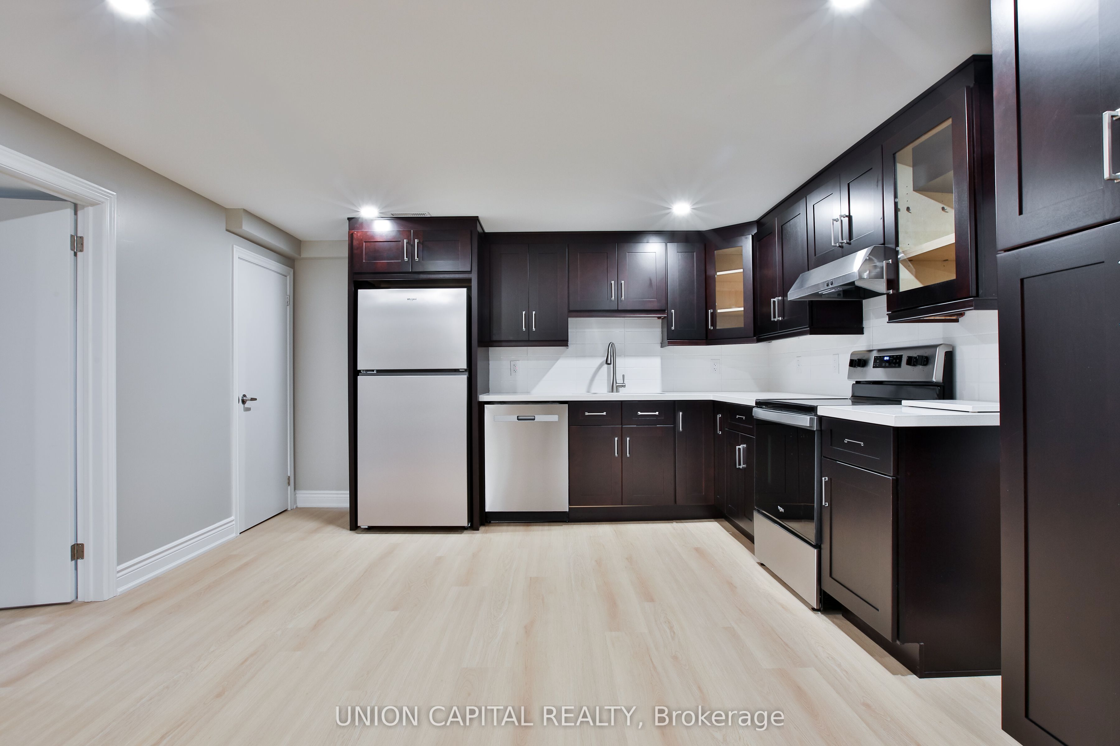 131 Romfield Circuit Lower, Markham, ON L3T 3H7 photo 5