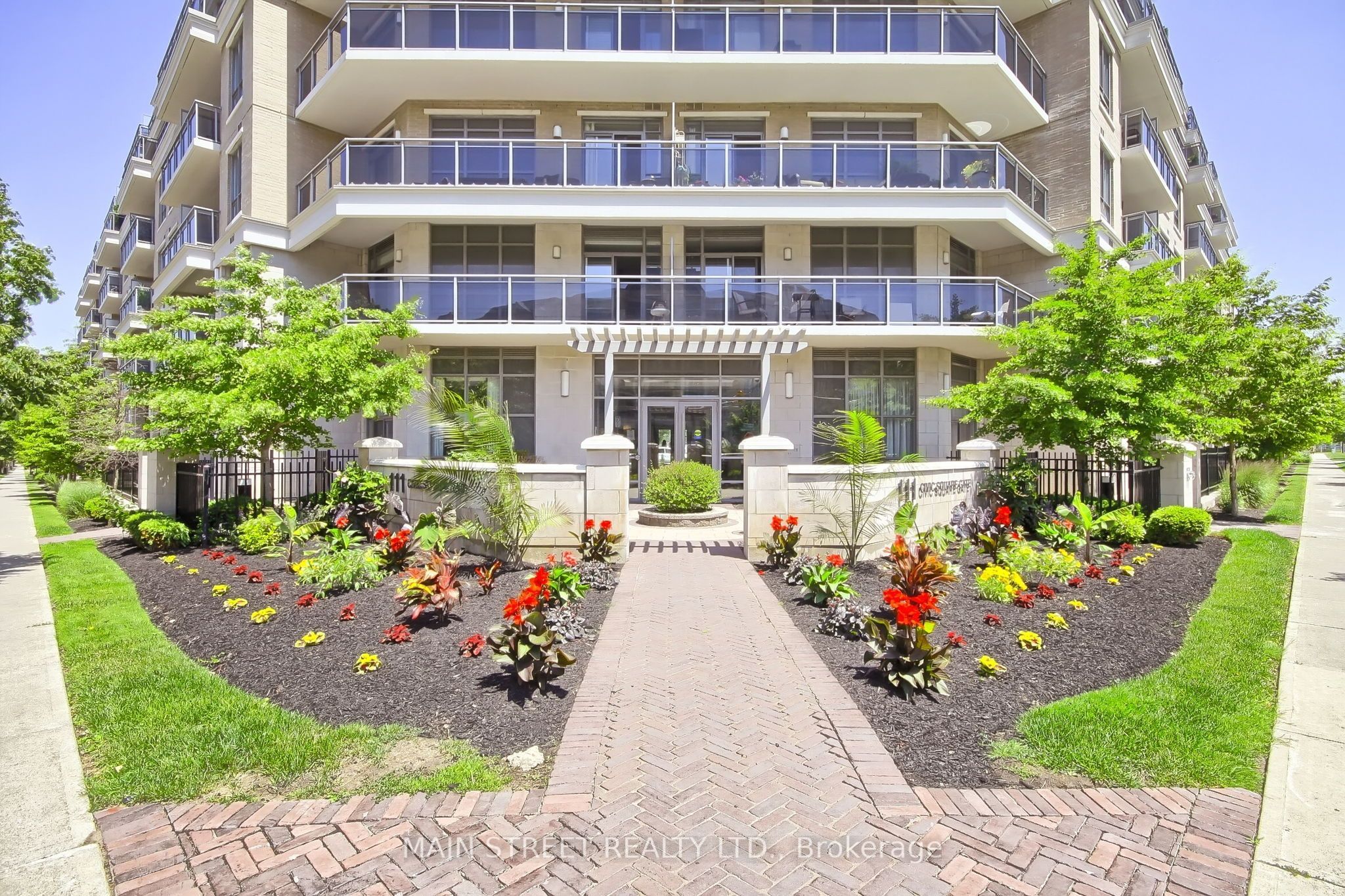 111 Civic Square Gate E 619, Aurora, ON L4G 0S6 photo 2