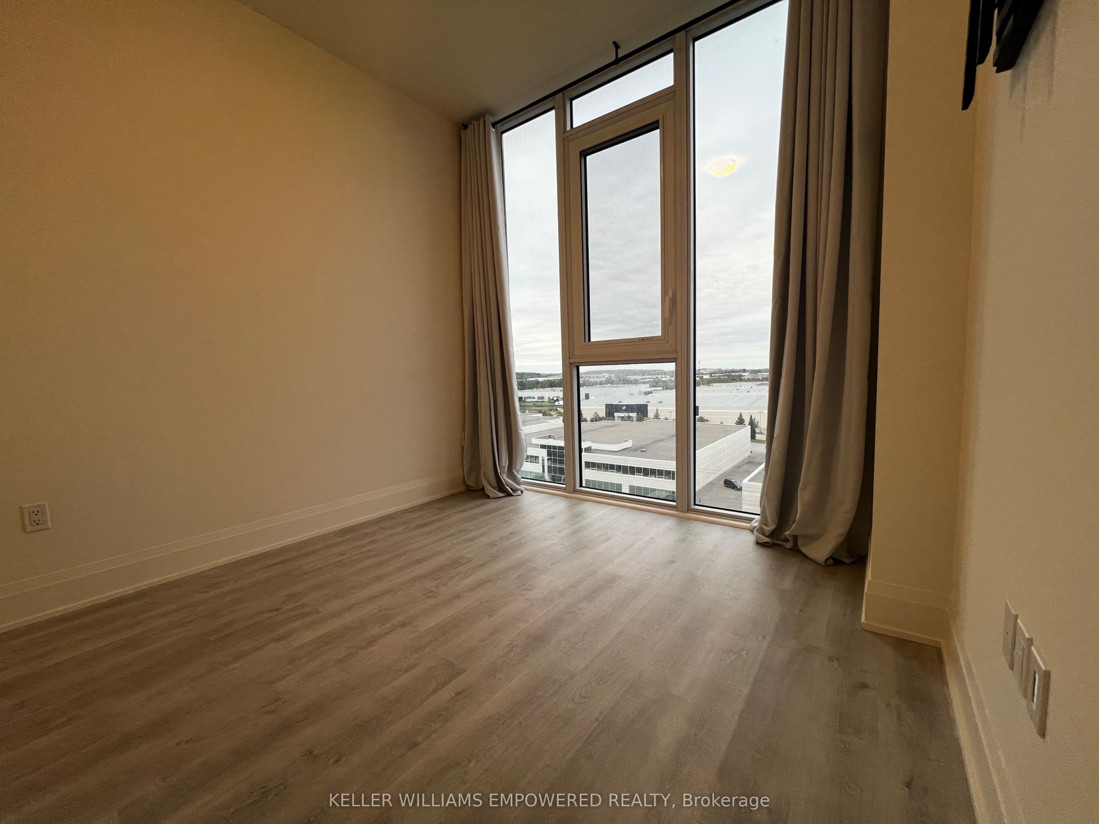 9000 Jane Street 701, Vaughan, ON L4K 2M9 photo 5