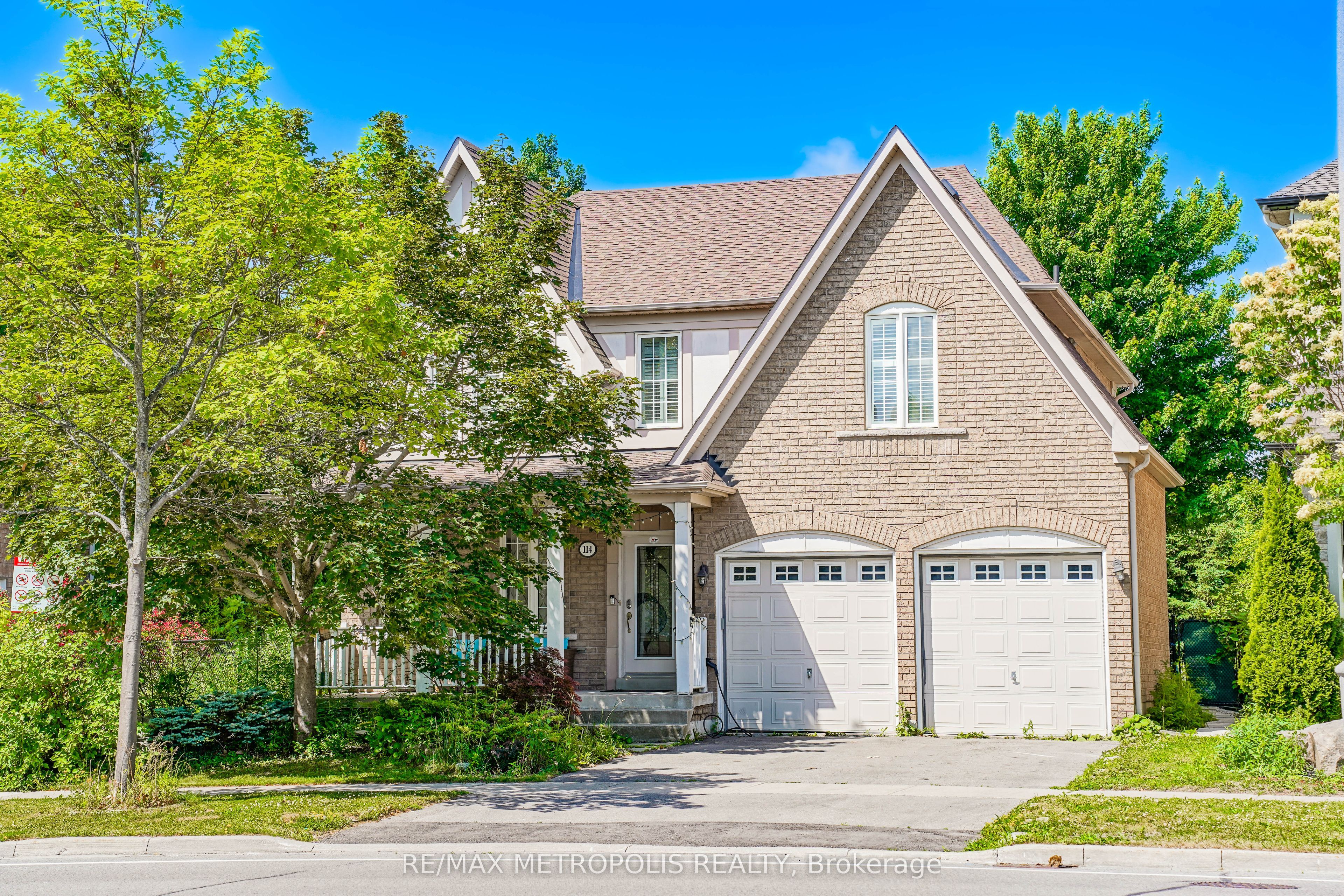 114 Selwyn Road, Richmond Hill, ON L4E 5E3 photo 2