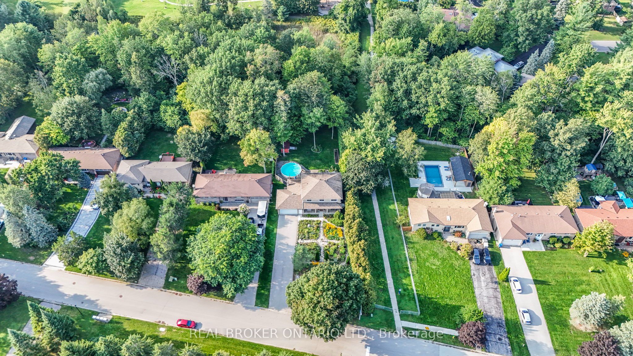 2 Amberglen Court, East Gwillimbury, ON L9N 1J6 photo 2