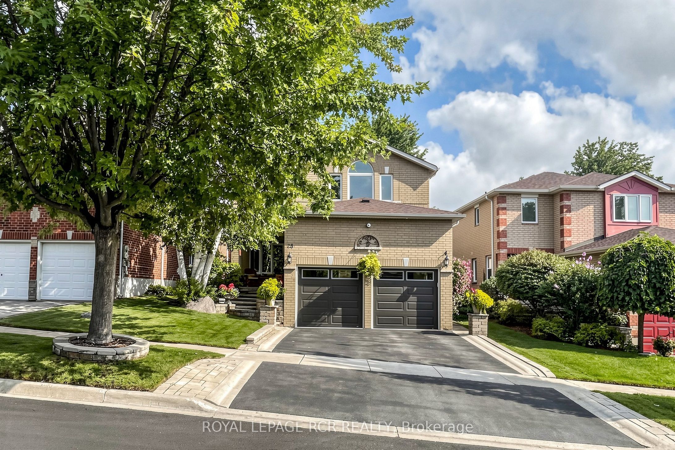 28 Roughley Street, Bradford West Gwillimbury, ON L3Z 3B2