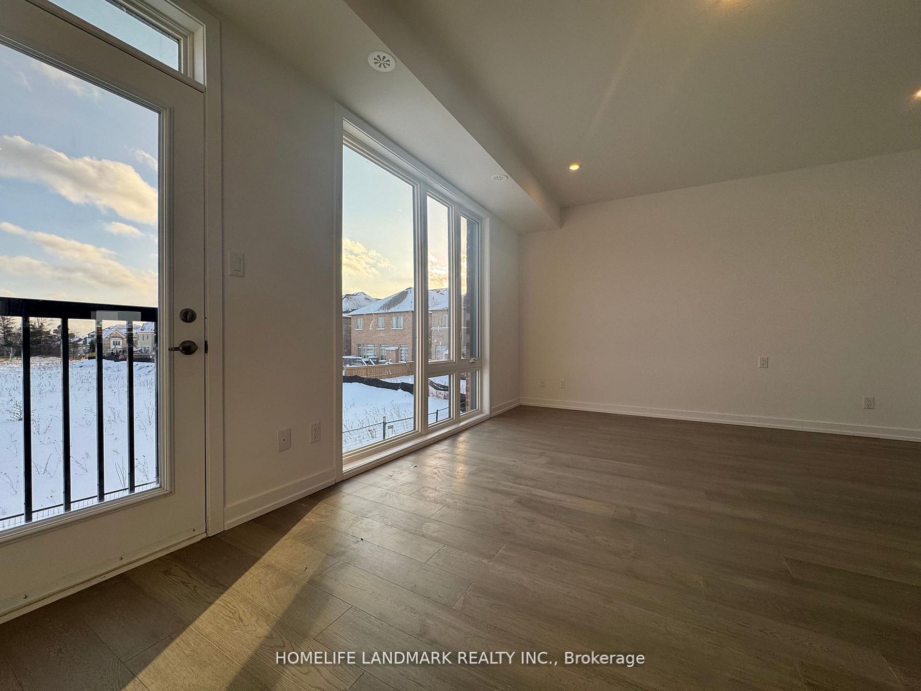 9 Bancroft Lane, Richmond Hill, ON L4E 1M1 photo 4