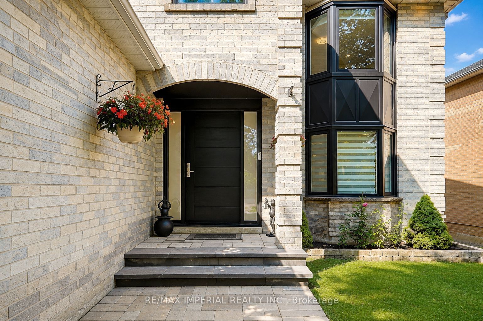 176 Timpson Drive, Aurora, ON L4G 5N2 photo 3
