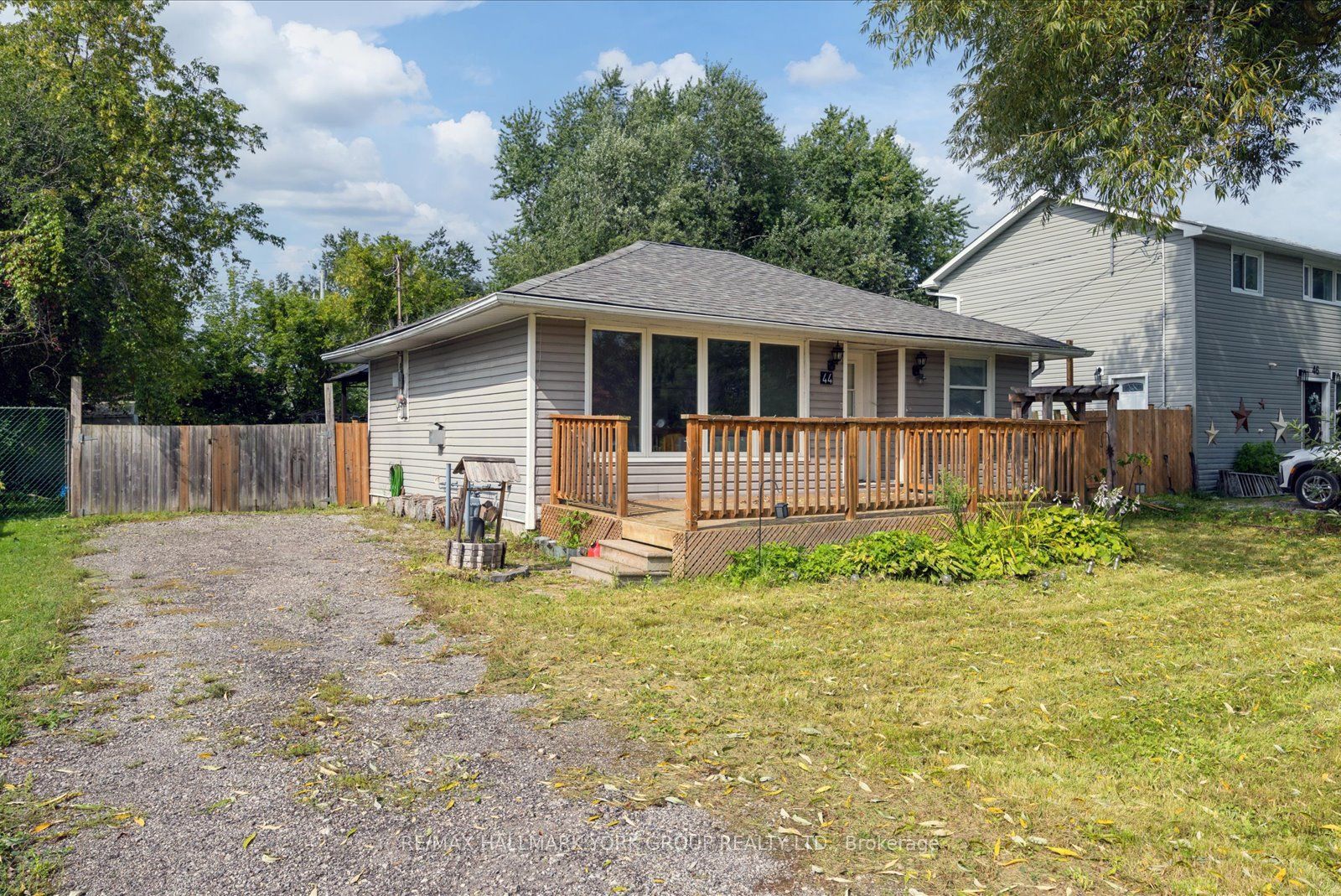 44 Glenview Avenue, Georgina, ON L0E 1N0 photo 2