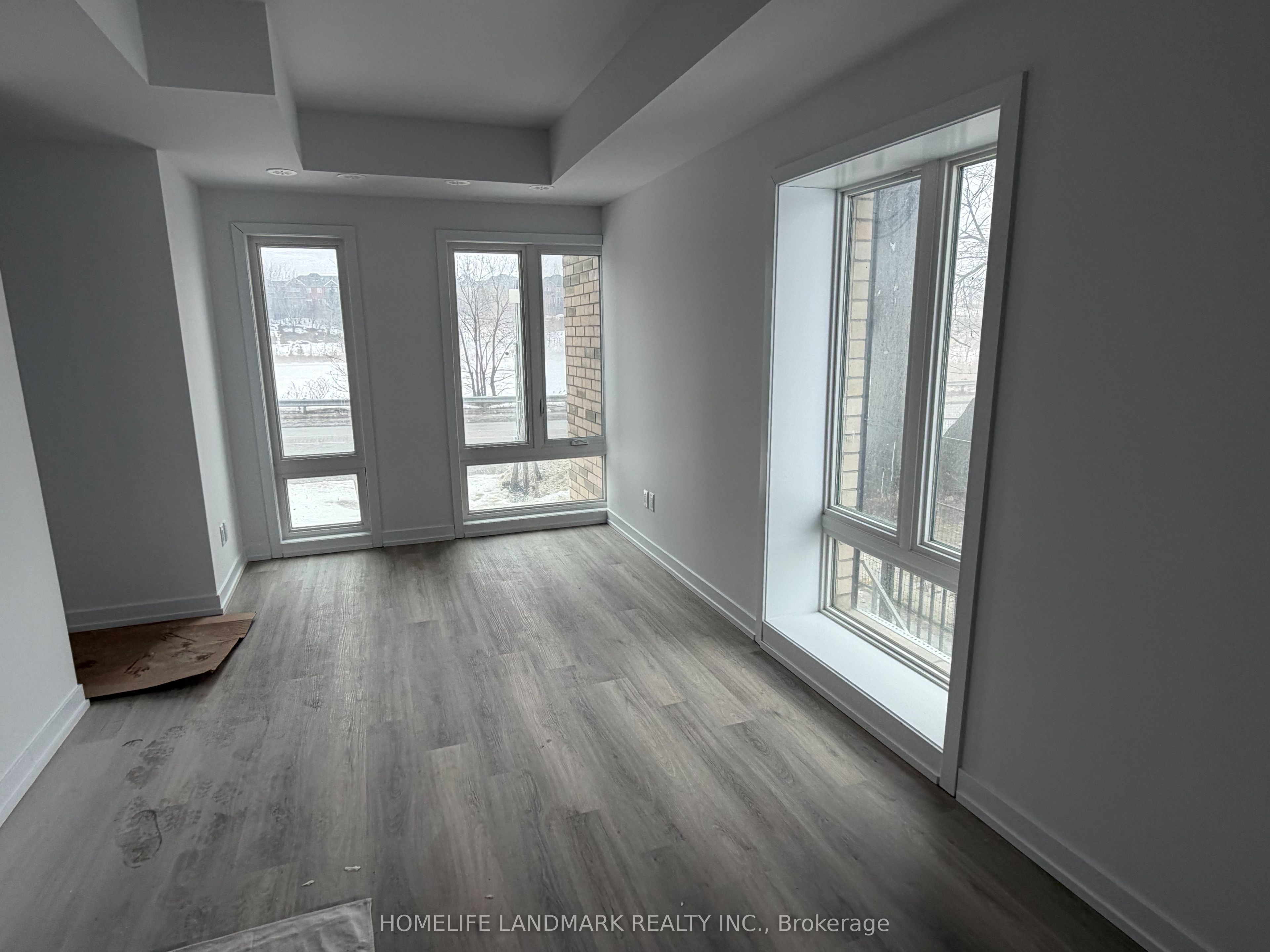 5 Bancroft Lane 301, Richmond Hill, ON L4E 1M1
