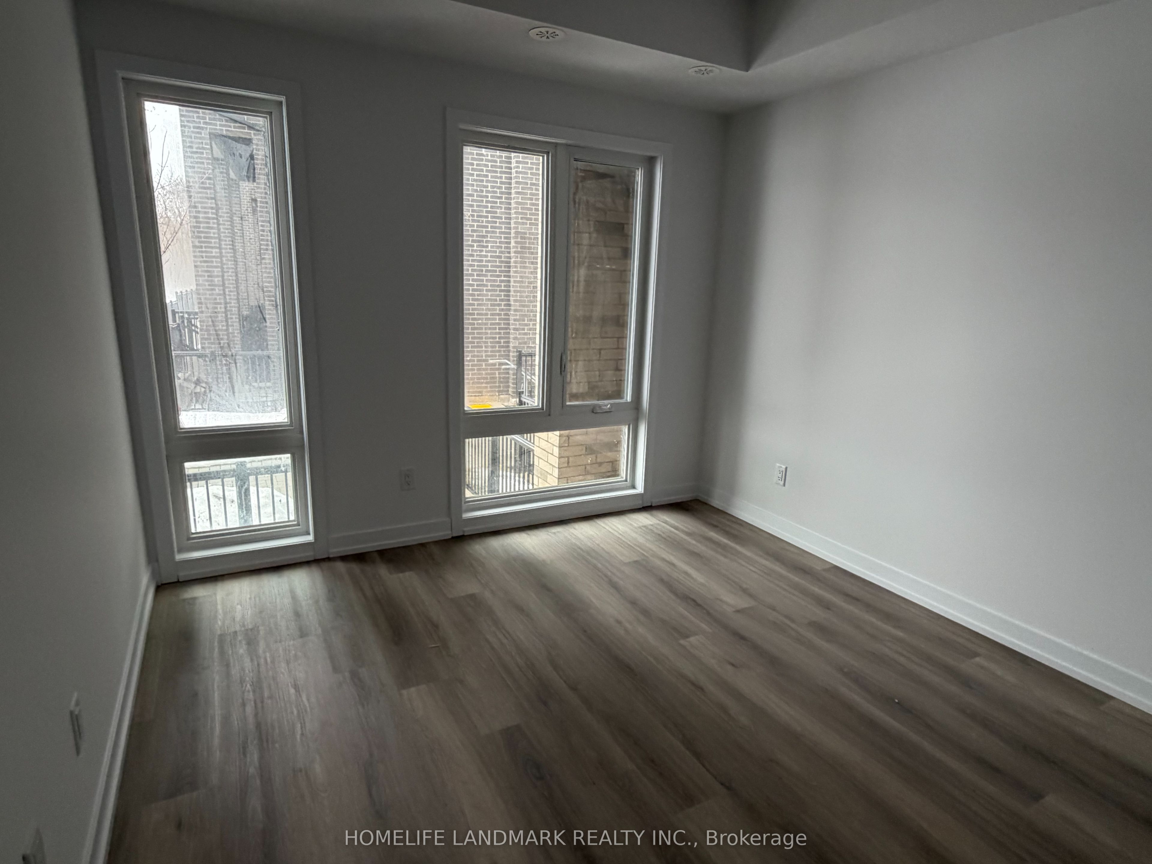 5 Bancroft Lane 301, Richmond Hill, ON L4E 1M1 photo 4