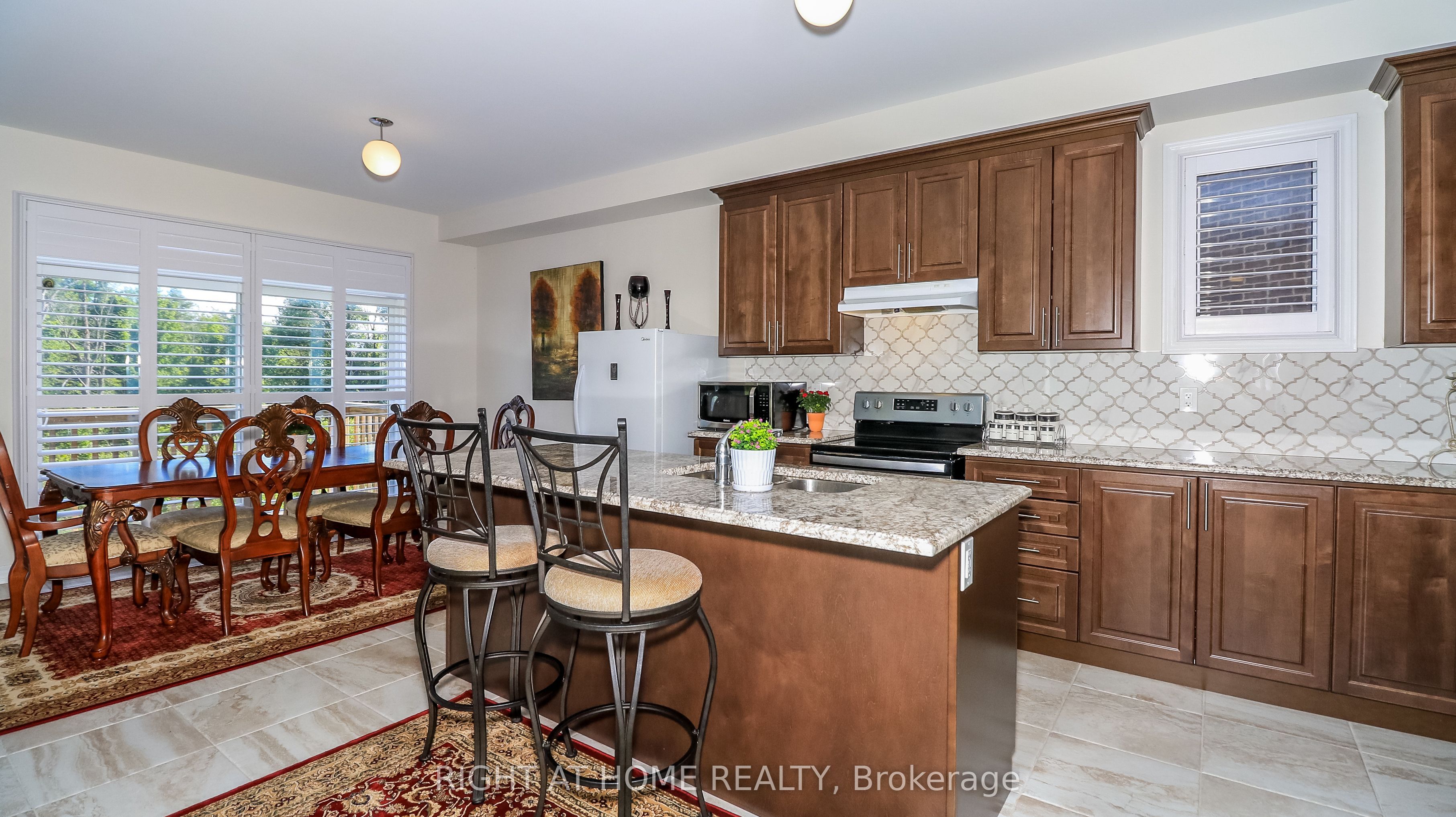 1474 Simpkin Court, Innisfil, ON L0L 1W0 photo 3