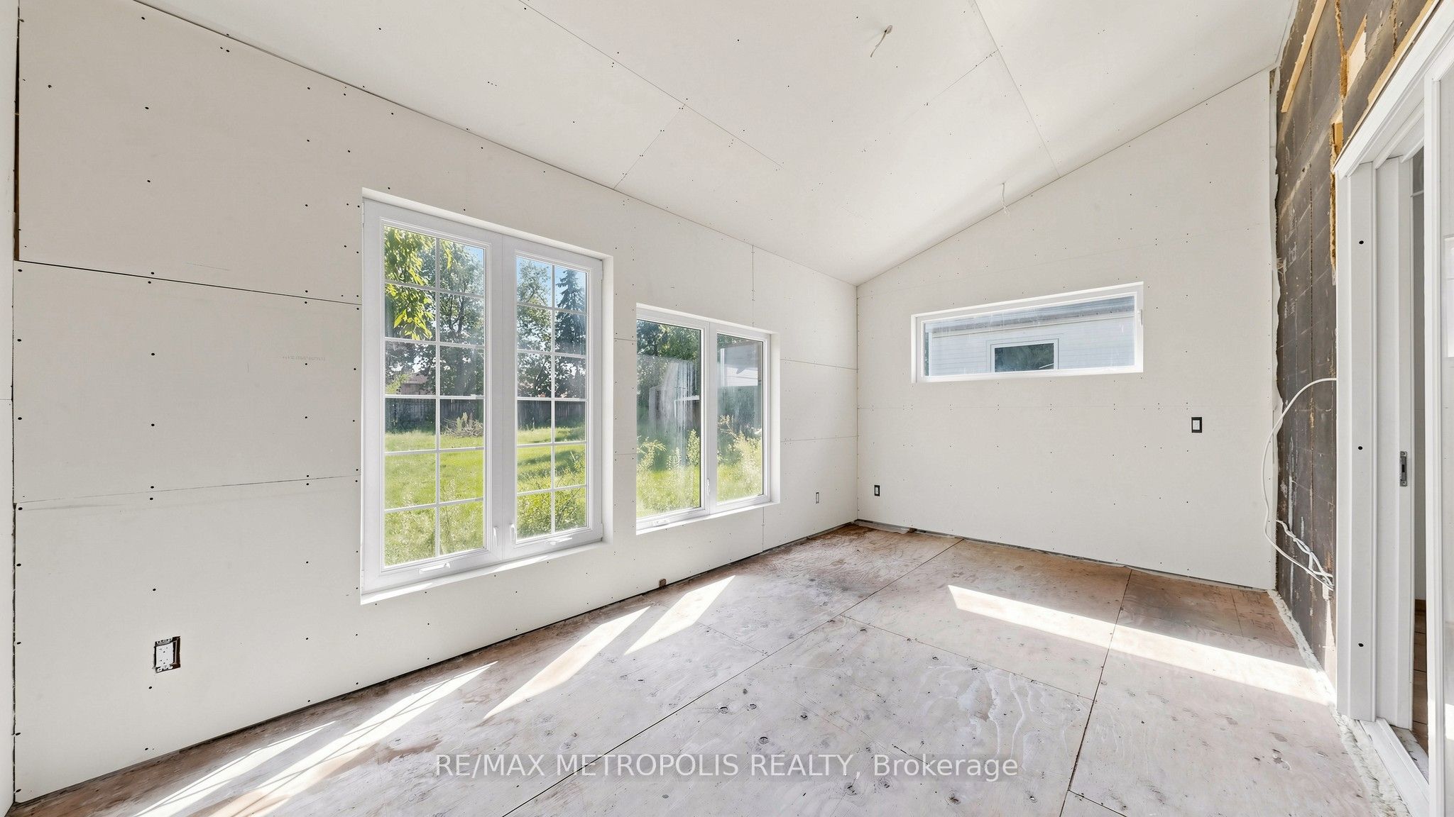 1051 Goshen Road, Innisfil, ON L9S 2B5 photo 5