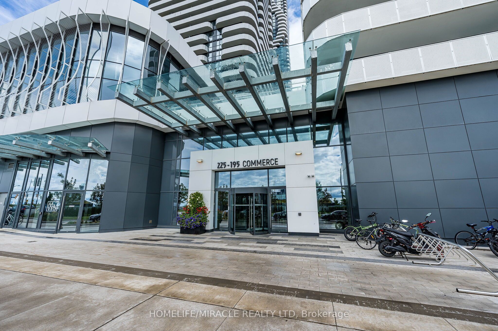195 Commerce Street 1003, Vaughan, ON L4K 0P9 photo 4