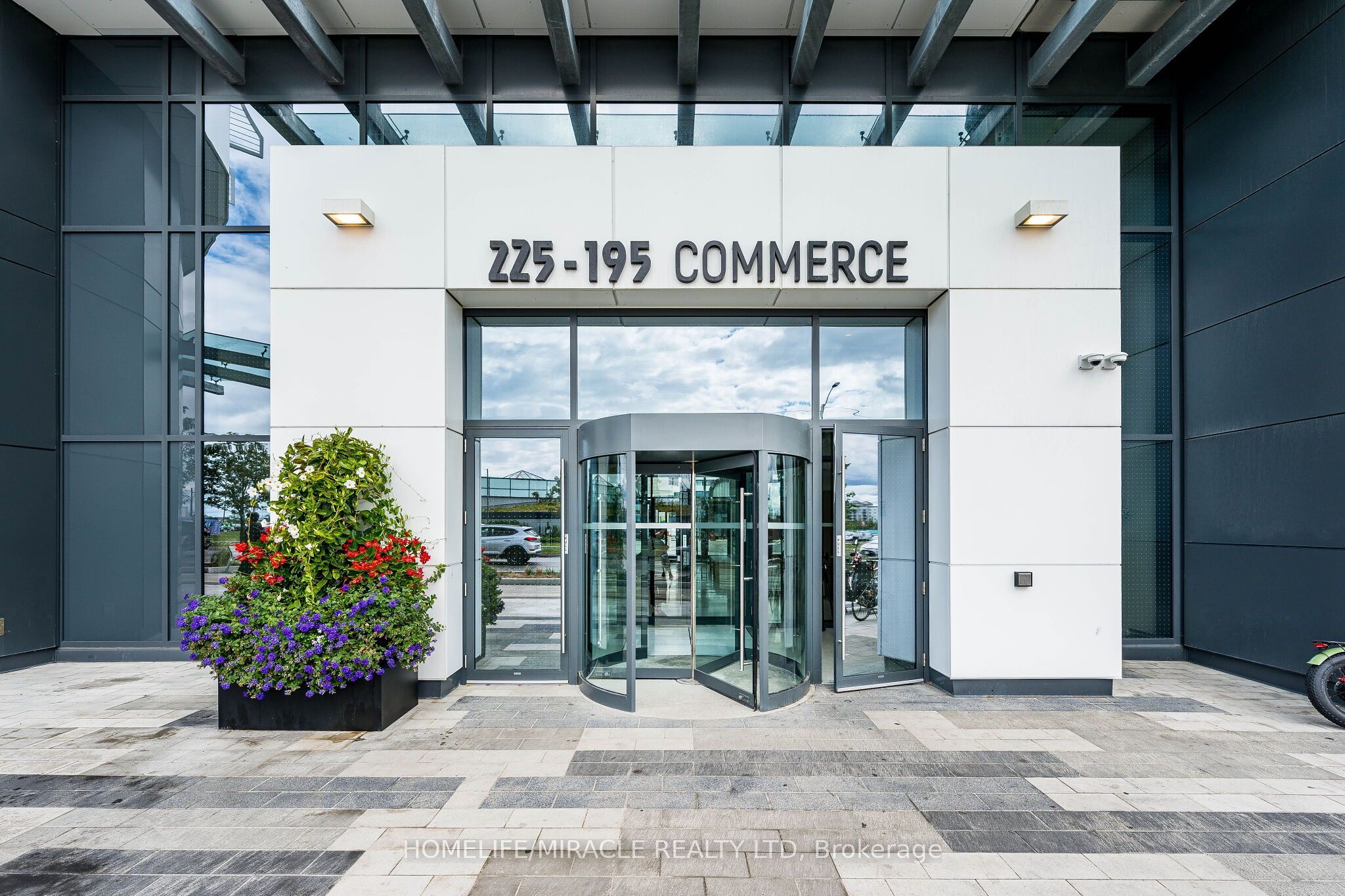 195 Commerce Street 1003, Vaughan, ON L4K 0P9 photo 5