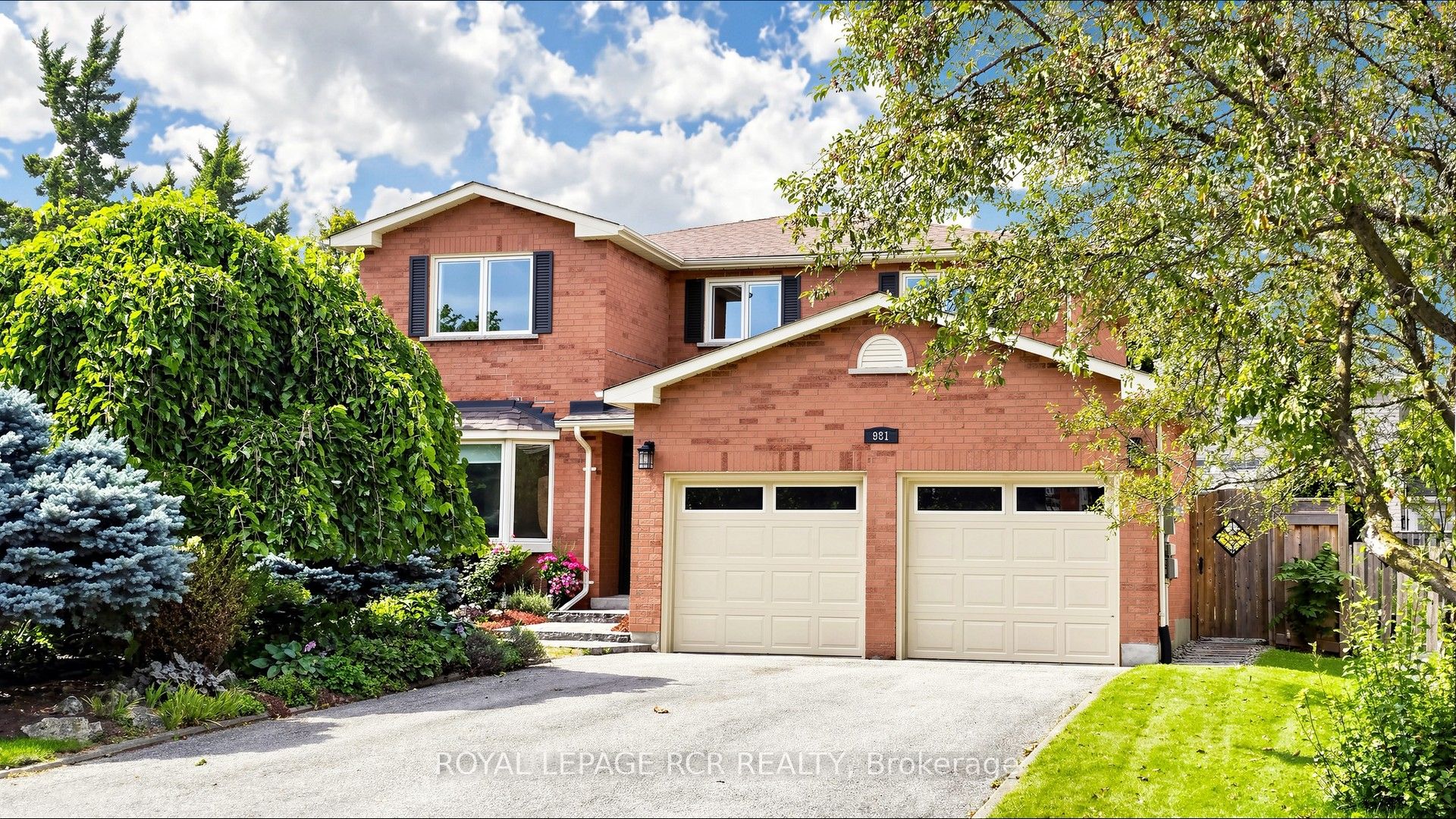 981 Krista Court, Newmarket, ON L3Y 7E9