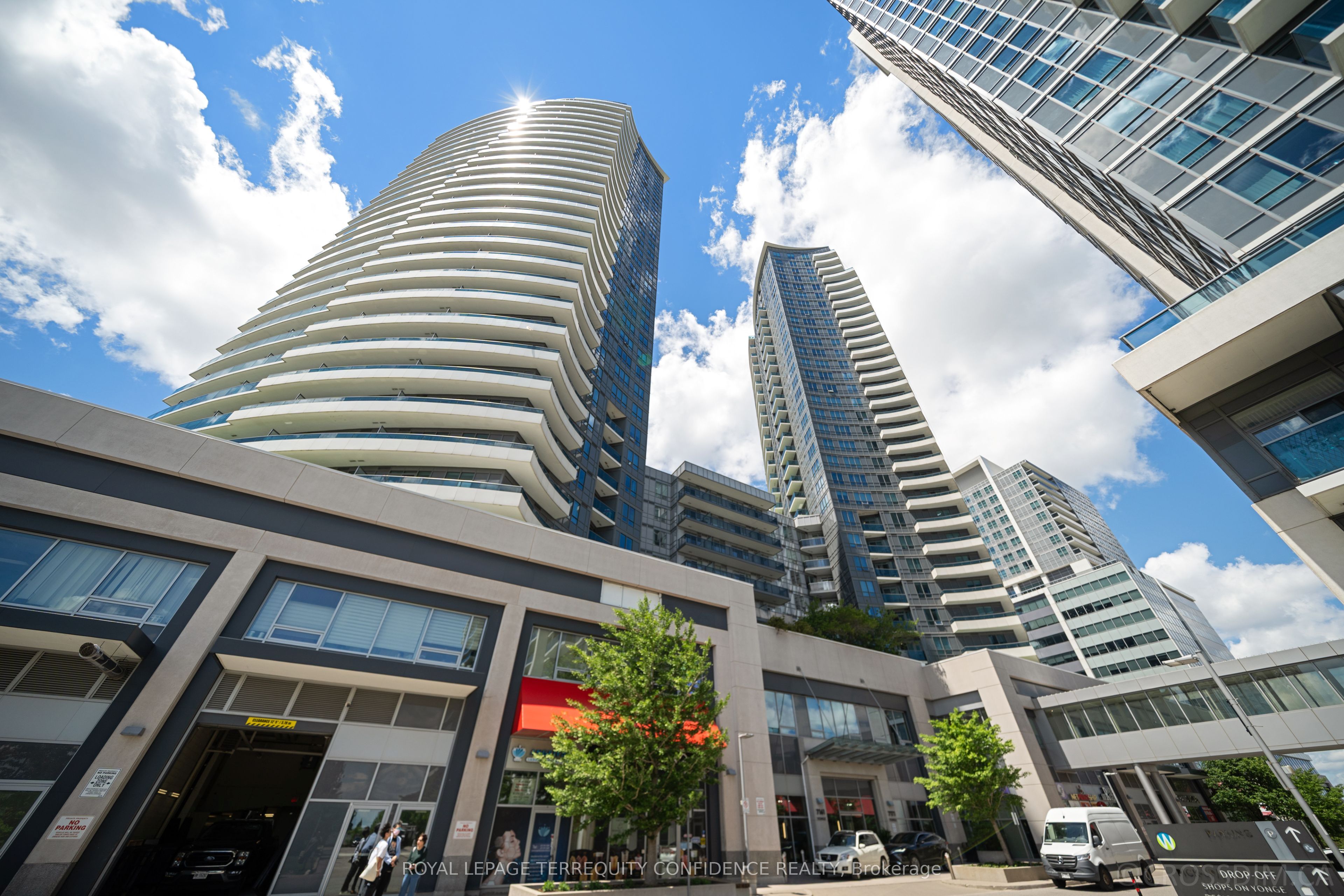 7161 Yonge Street 727, Markham, ON L3T 0C8 photo 2