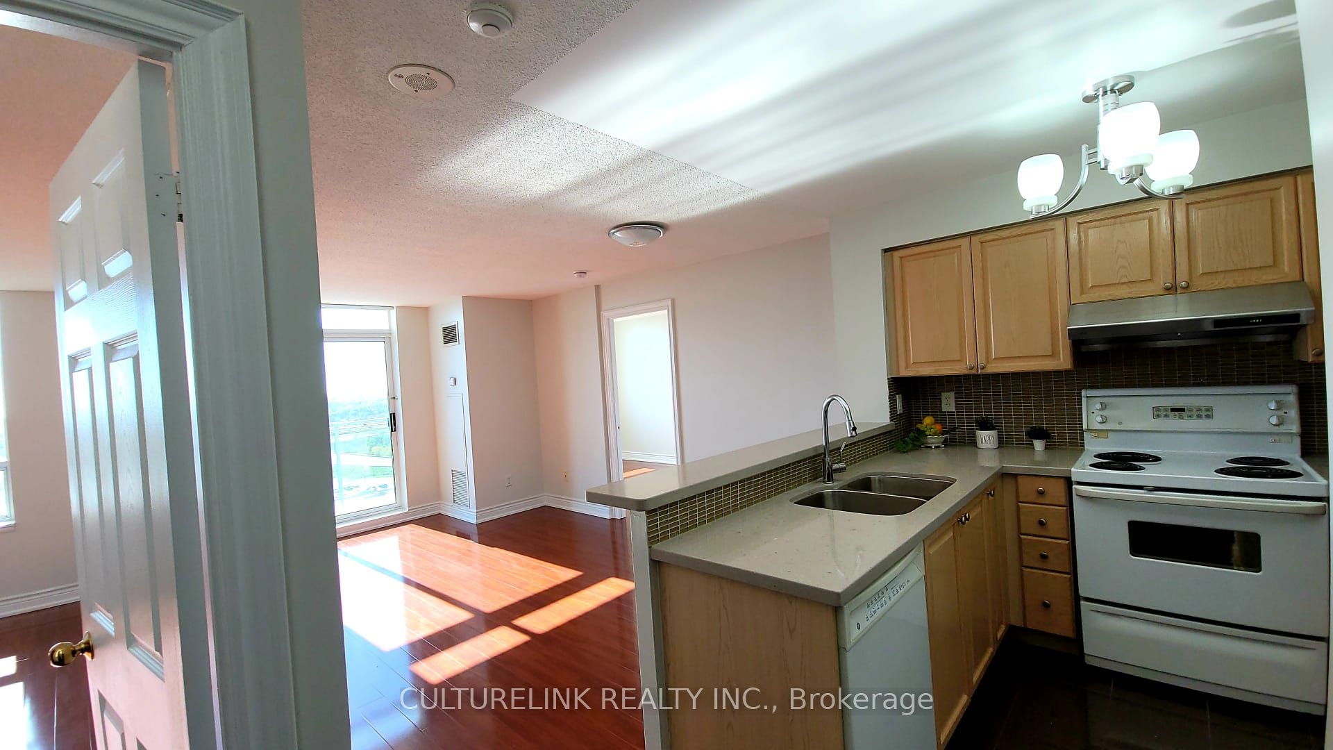 39 Oneida Crescent Ph 5, Richmond Hill, ON L4B 4T9 photo 4