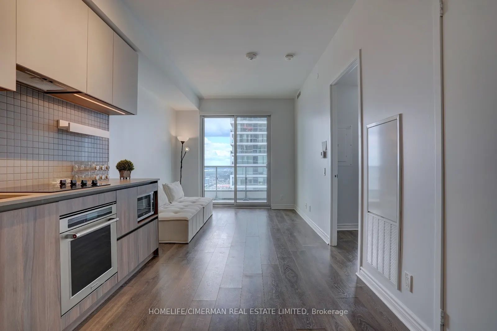 950 Portage Parkway 4711, Vaughan, ON L4K 0J7 photo 5