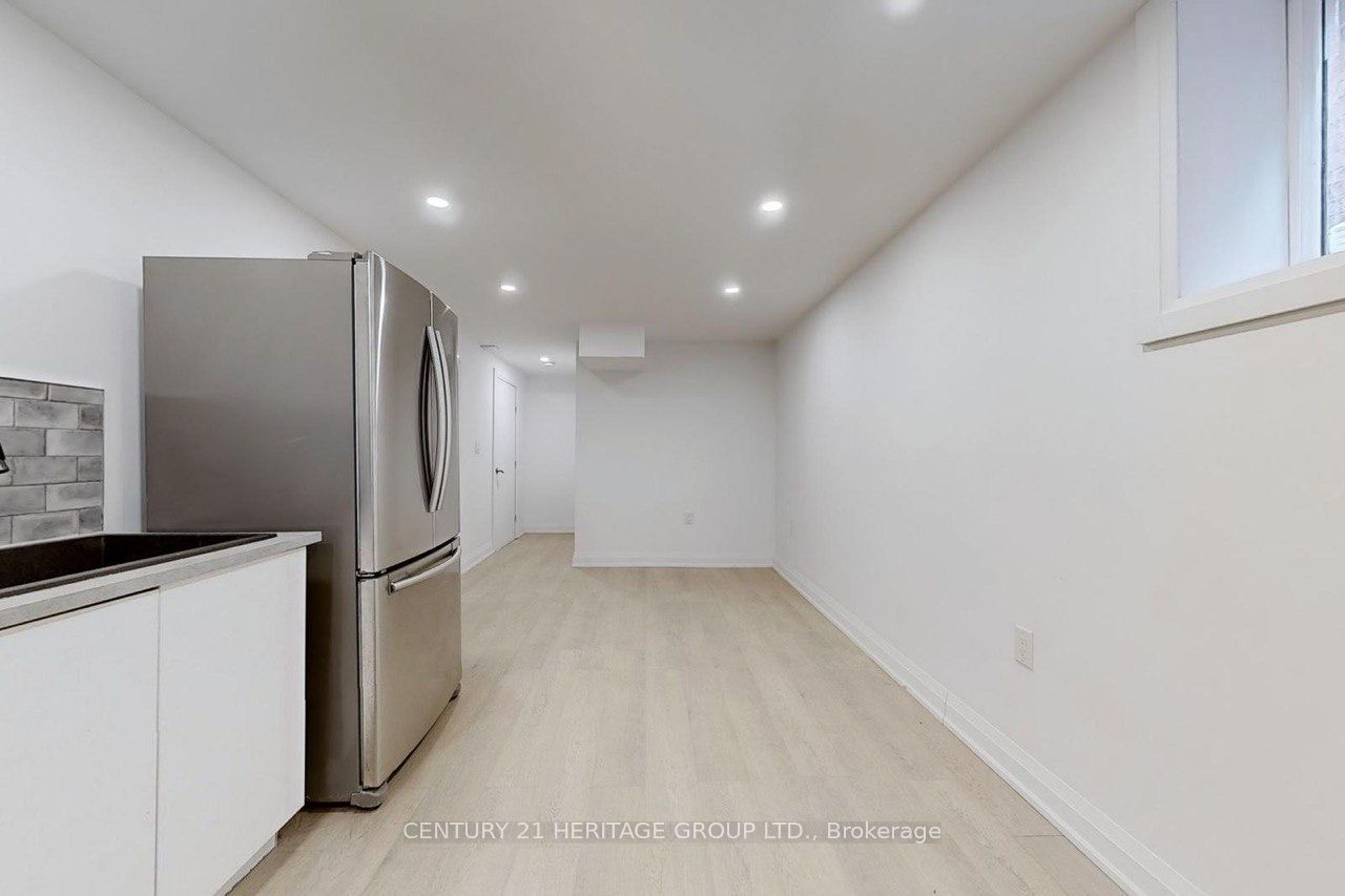50 Ken Bishop Way Basement, Newmarket, ON L3X 3J6 photo 3