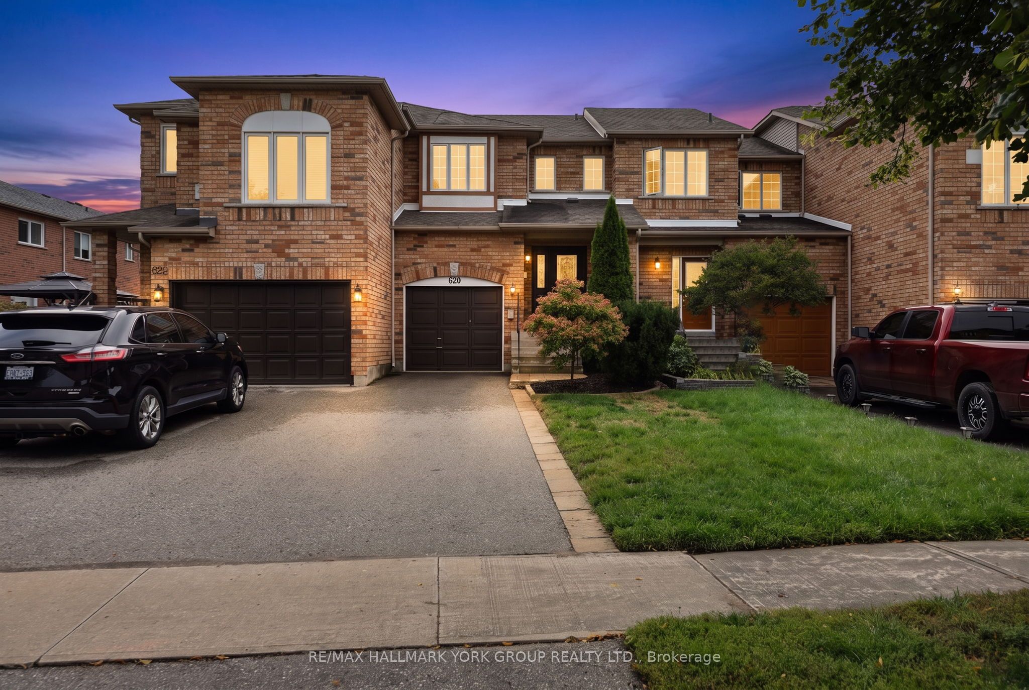 620 Bondi Avenue, Newmarket, ON L3Y 8S8