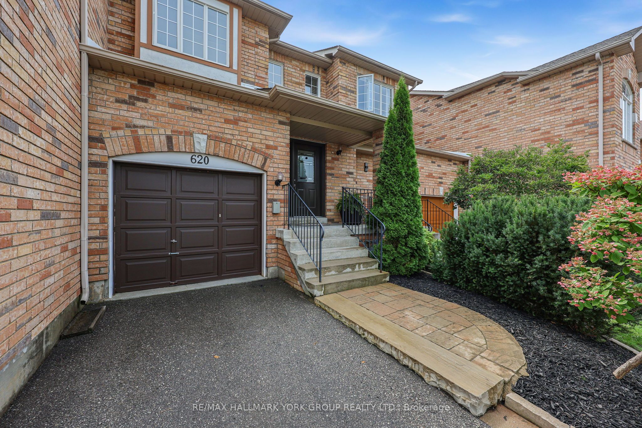 620 Bondi Avenue, Newmarket, ON L3Y 8S8 photo 3