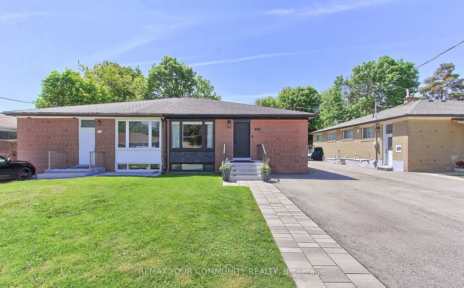 67 Davis Road Main Floor w/o basement, Aurora, ON L4G 2B4 photo 2